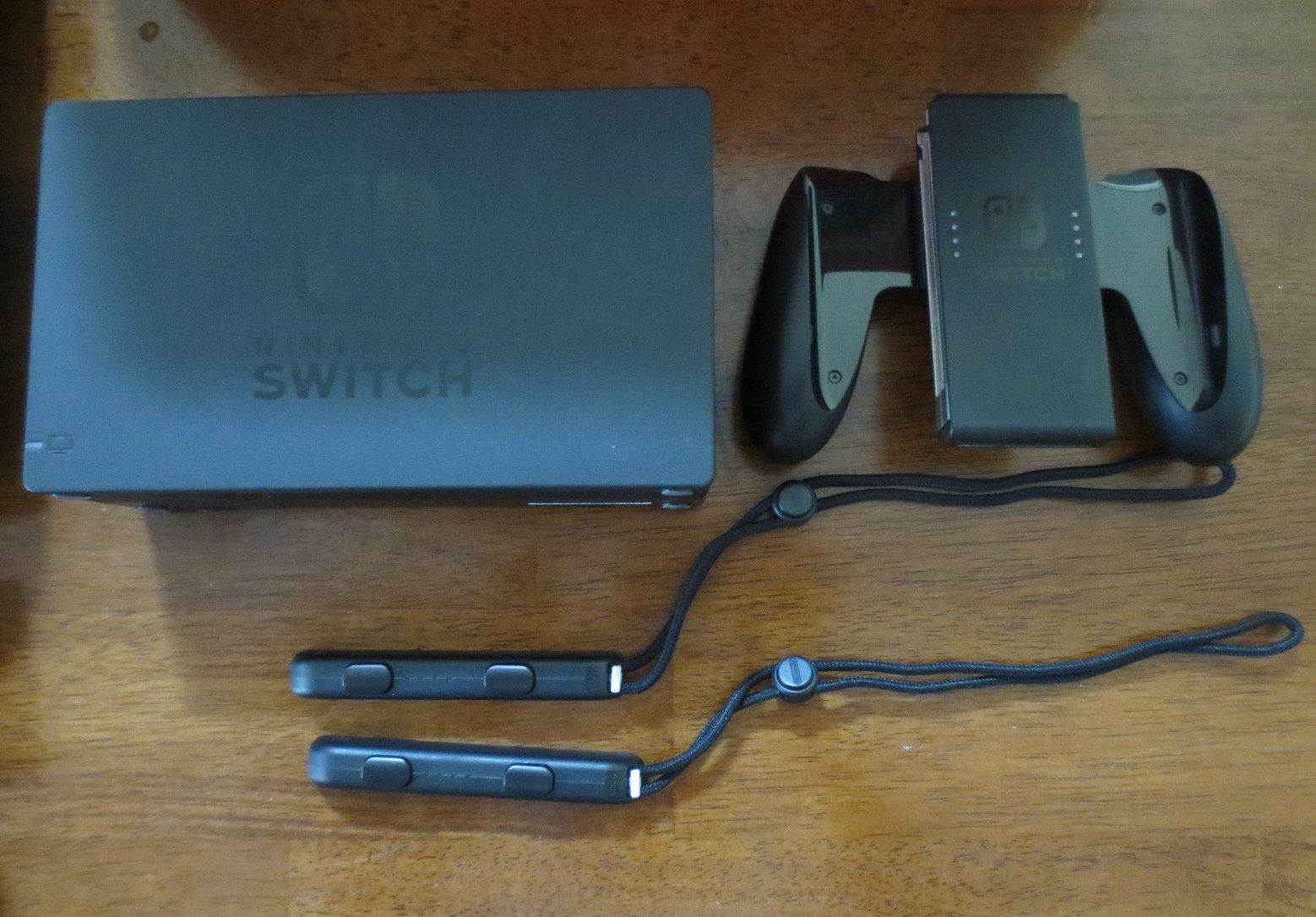 Nintendo Switch HAC-001(01) Console Bundle (Gray Joy-Cons) 128GB + Case