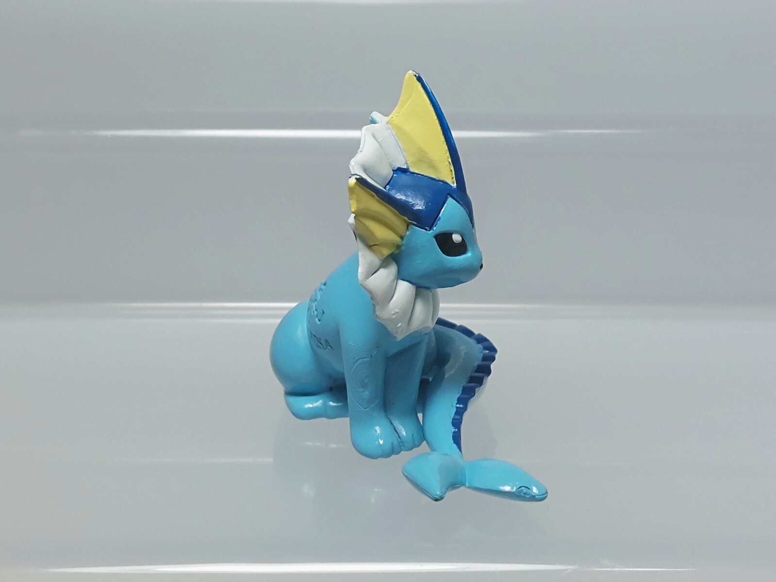 Vaporeon Showers (New Color ver) Pokemon Monster Collection Figure Tomy 1.8in