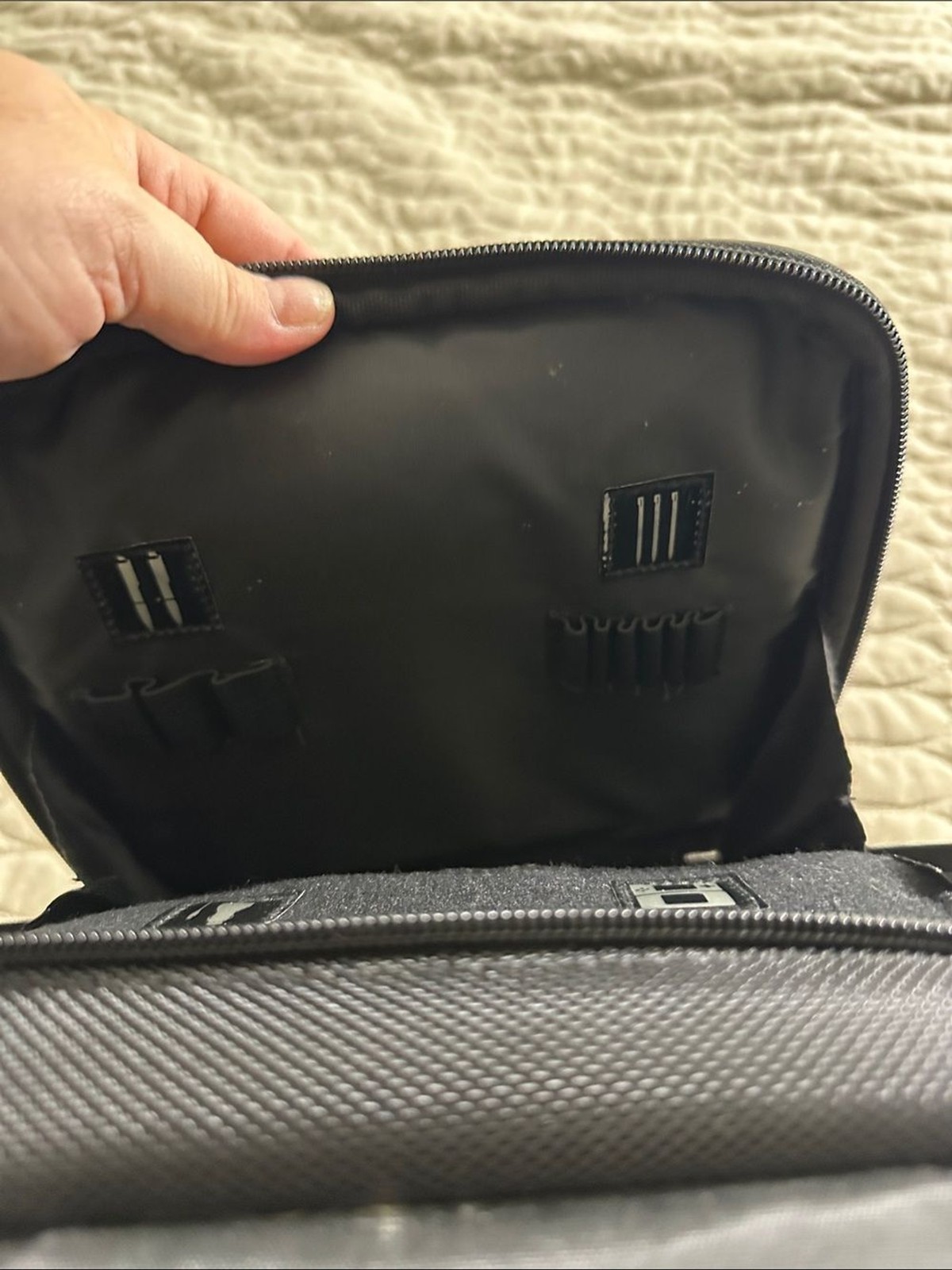 Nintendo Black 3DS Travel Elite Transporter Case with Handle No Strap Padded