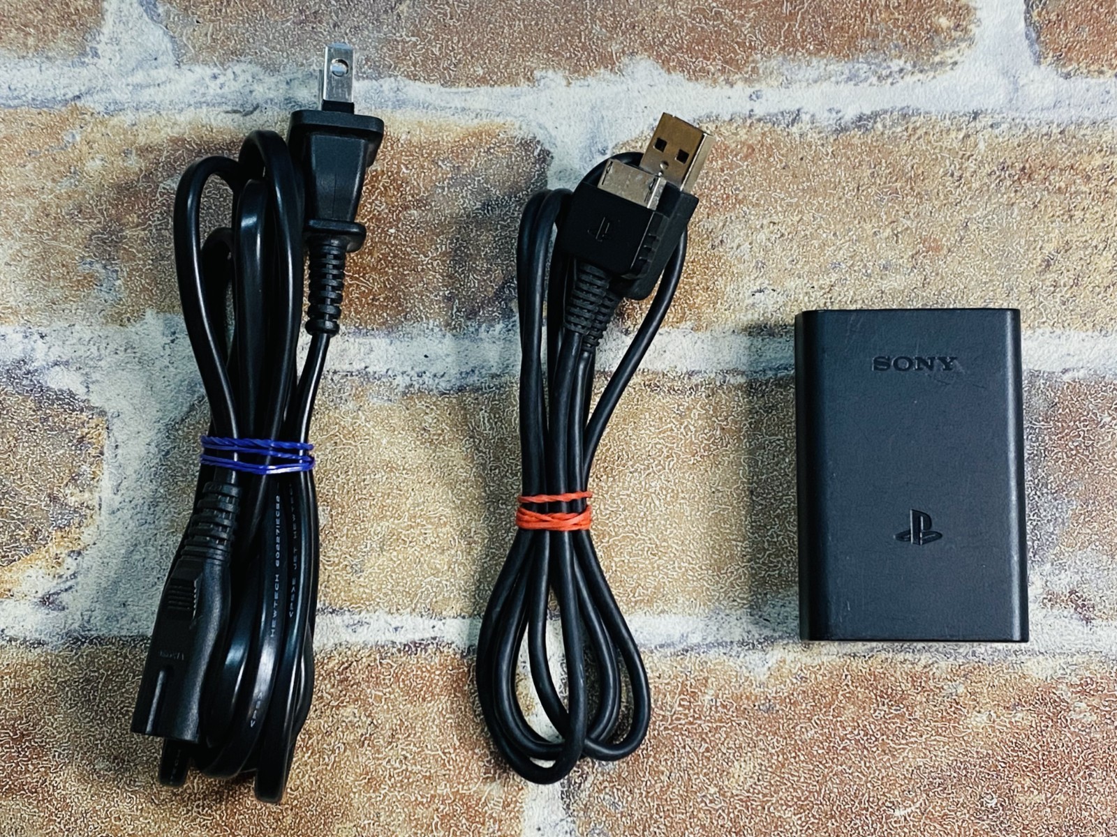 PS Vita PCH-1100 AB01 Crystal Black SONY Playstation 8GB Charger Tested No.2D