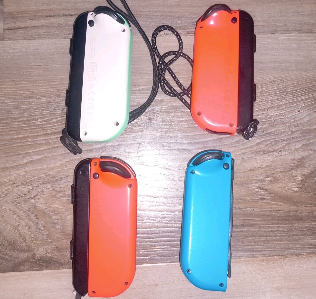 Lot Of 4 Nintendo Joy-cons (2 Nintendo Branded & 2 Unbranded)