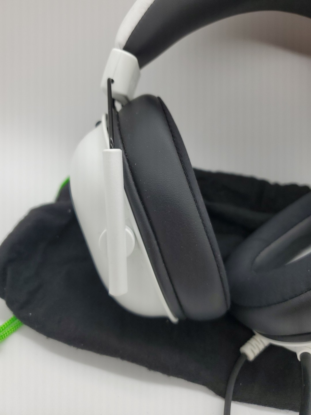 Razer Blackshark V2 X White Over the Ear Gaming Headset