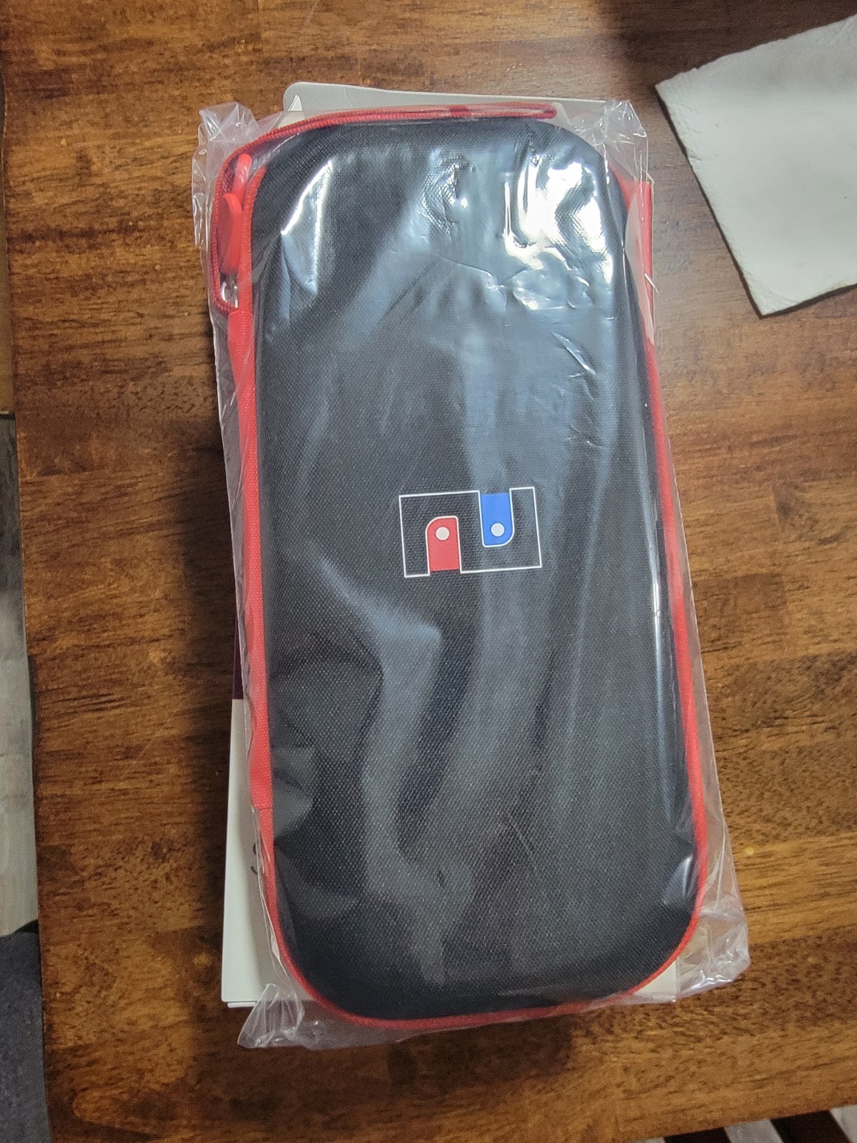 DIGIROOT Zipper Closure Video Game Carrying Case, Black/Red (X004N3XCJR)