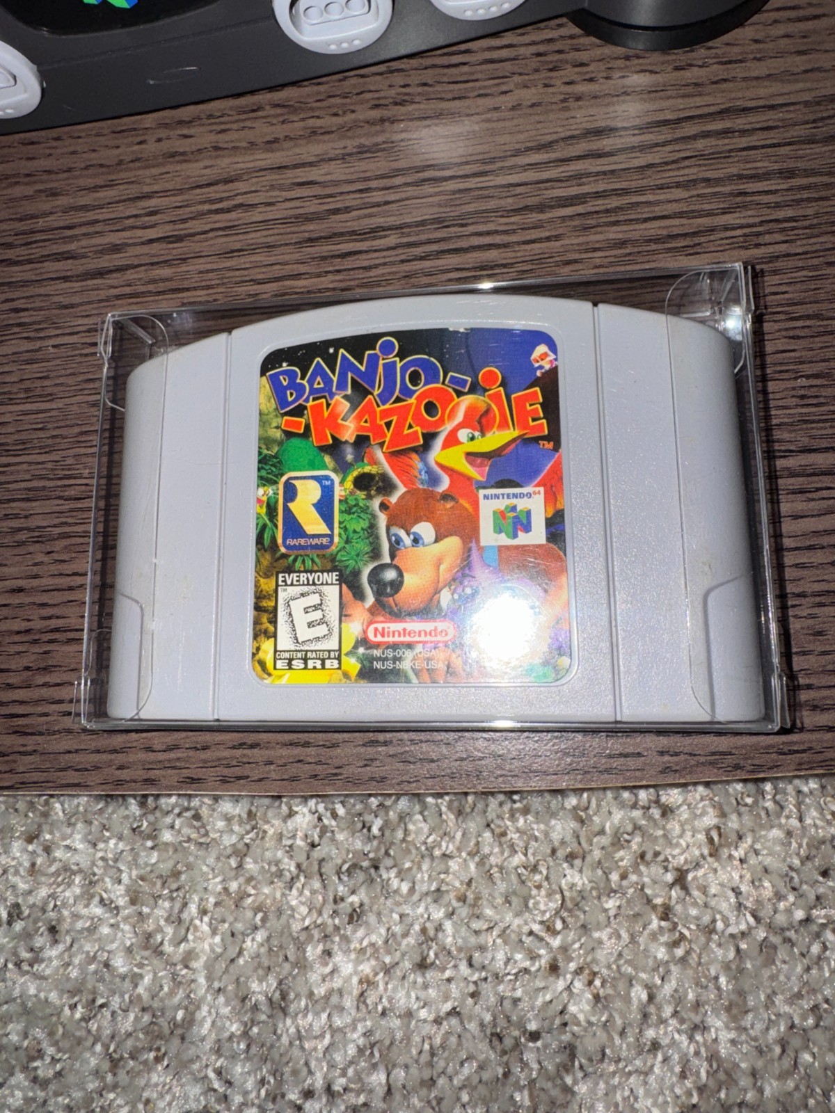 Banjo Kazooie Complete in box – great condition with protective covers