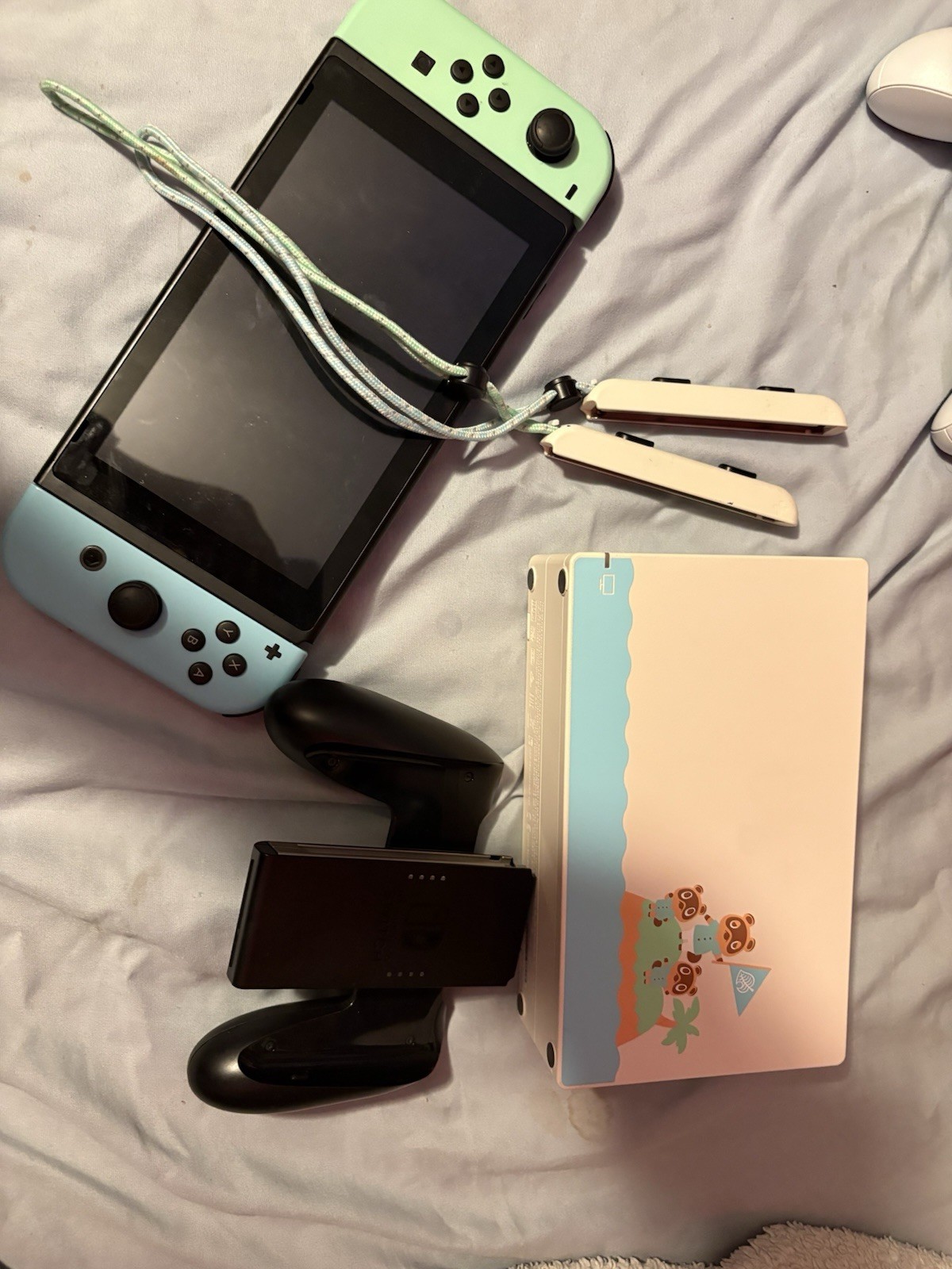 Nintendo Switch Animal Crossing Edition w/ Dock Joy-Con Grip Straps
