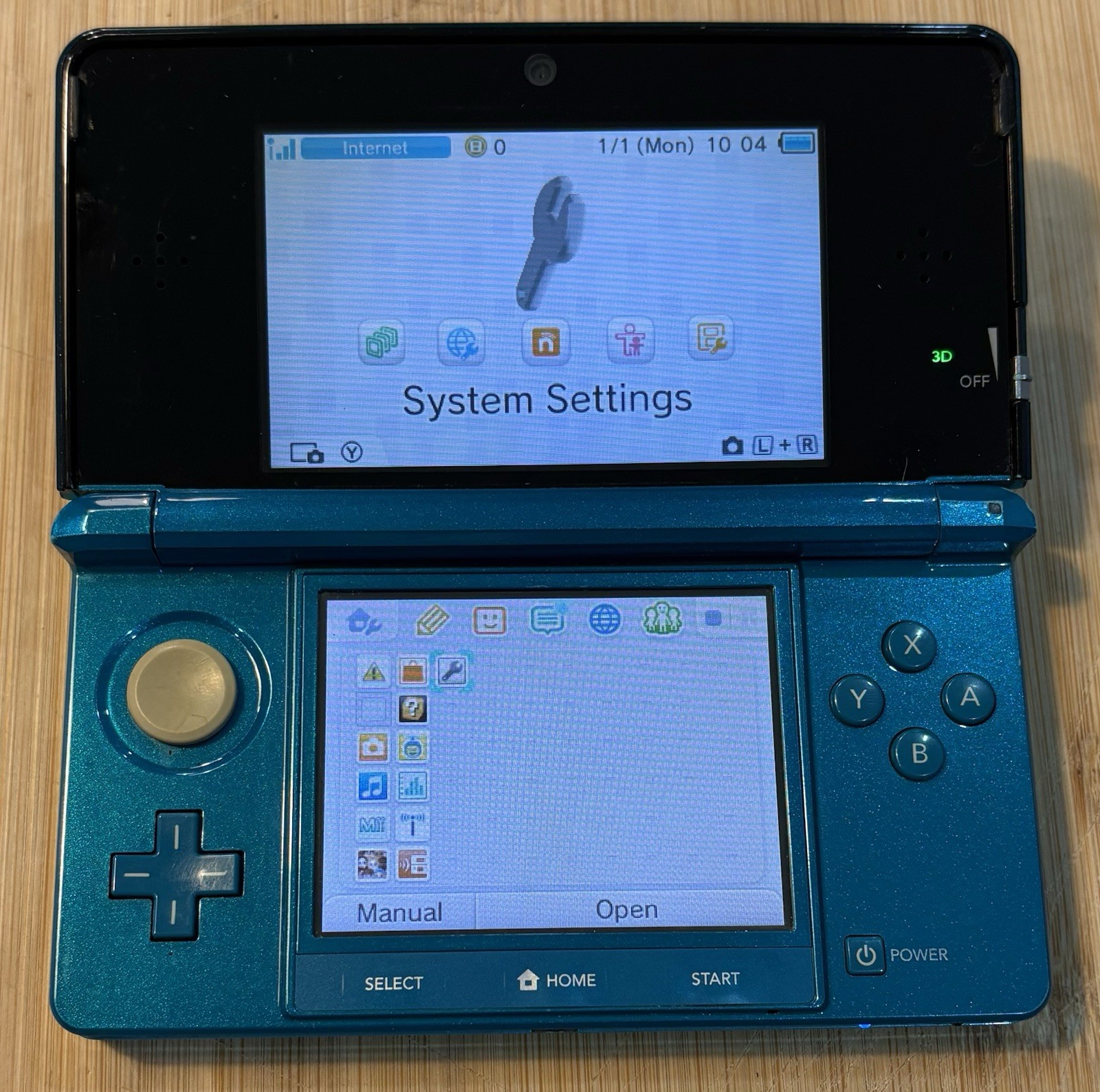 Nintendo 3DS Handheld System – Light Blue Charger, Stylus 32GB/SD Card