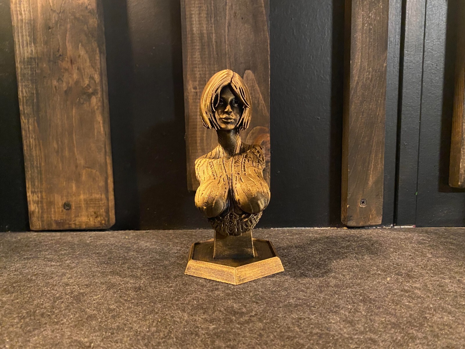 Halo Cortana Gold Statue 6inches tall