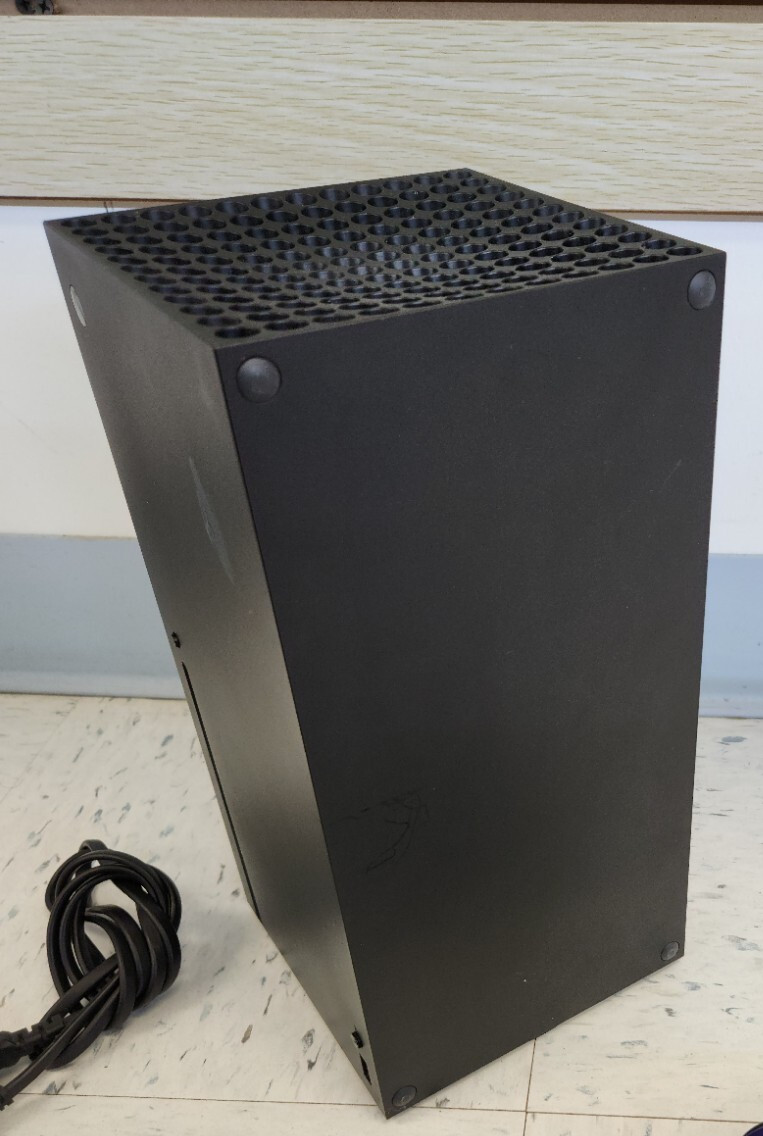 Microsoft Xbox Series X 1TB Video Game Console – Black (( HDMI issue ))