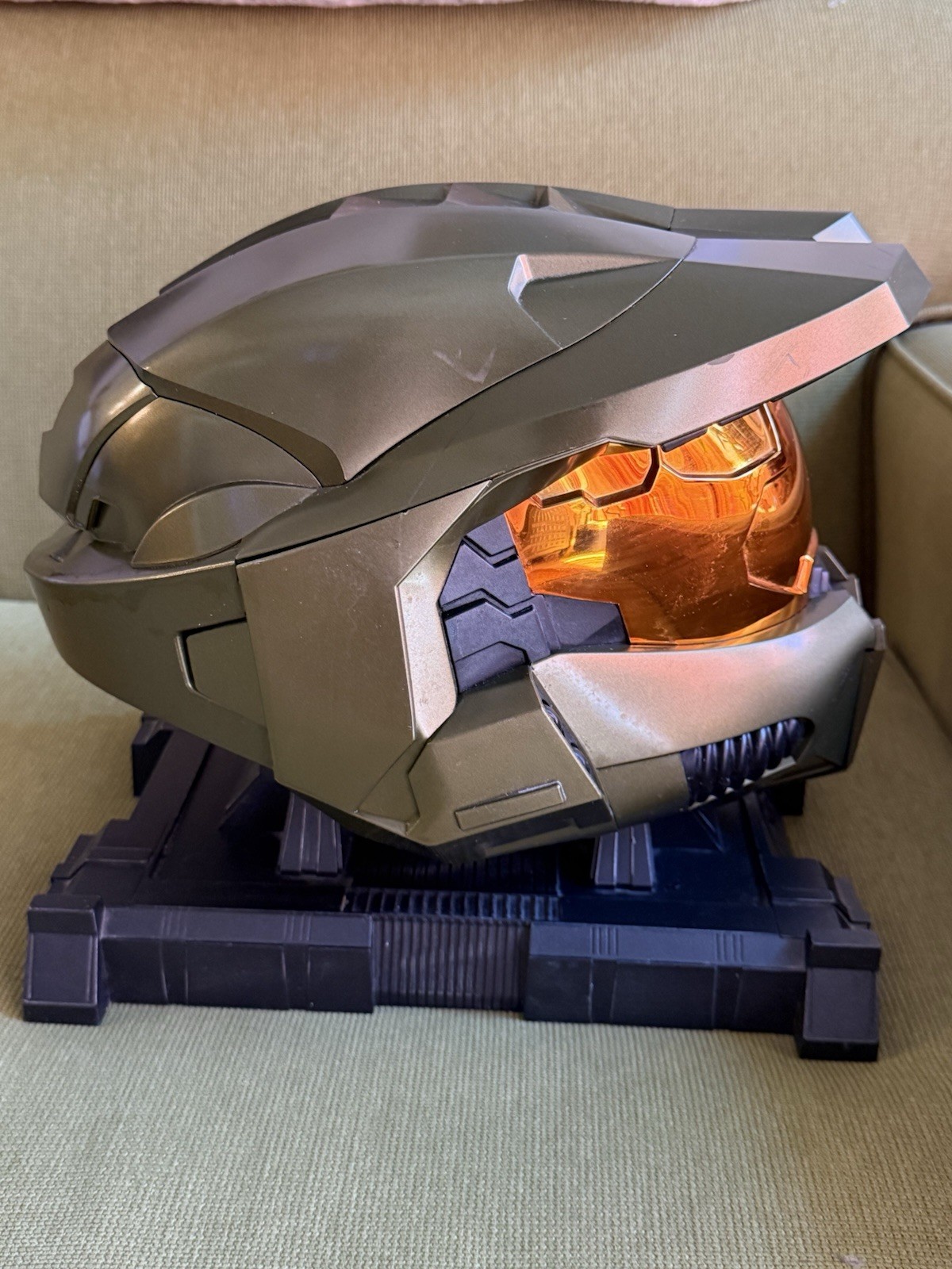 Halo 3 Legendary Edition Master Chief Helmet w/Display Base Only No Box/Media