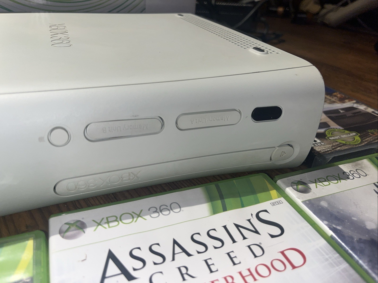 Xbox 360 White 60gb Console bundle w/ games & Original Box