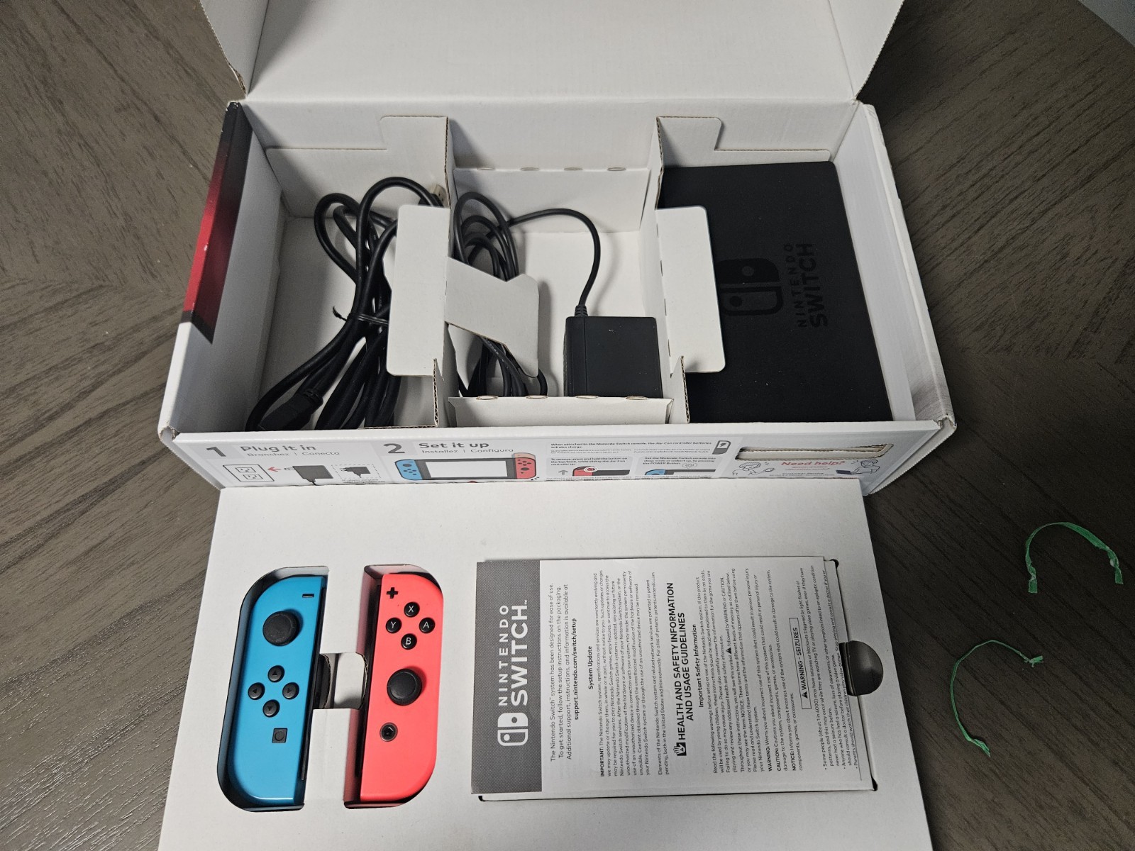 Nintendo Switch Console 32GB Neon Red/Blue Joy-Cons Dock HDMI Region Free Box