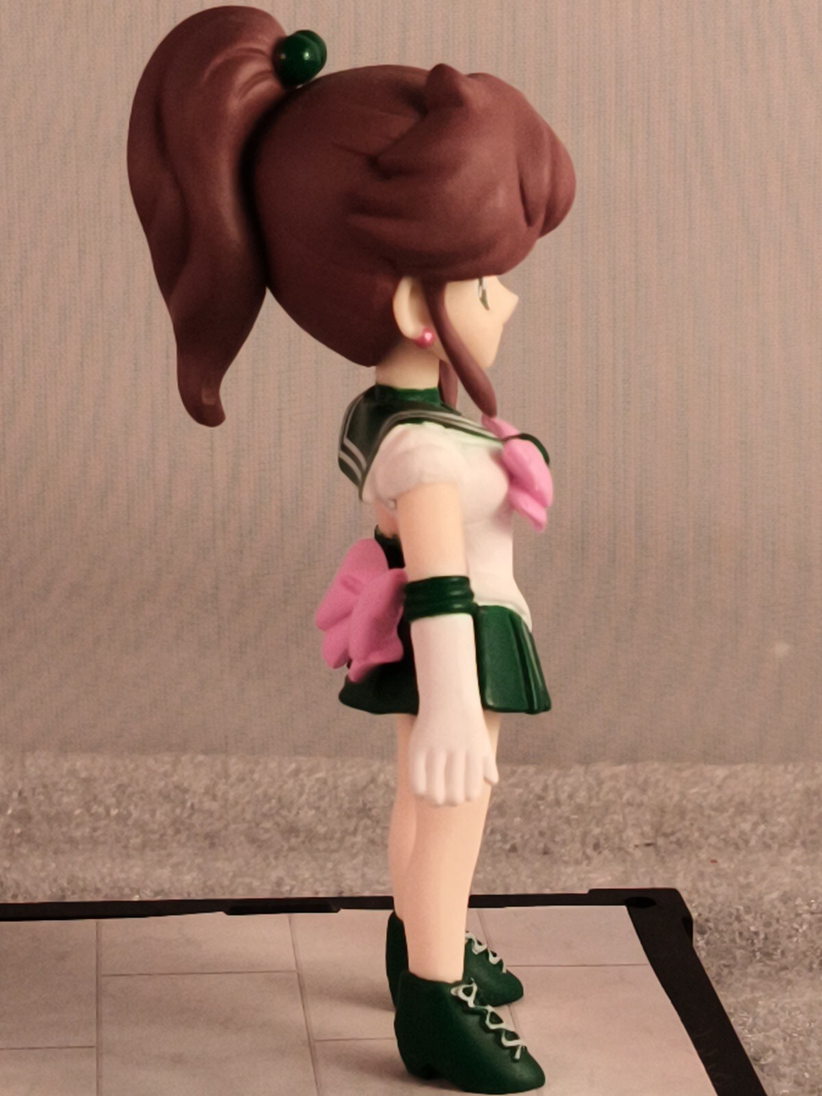 Sailor Jupiter (2015)- Guardian Sailor Moon – Figure W/ Stand