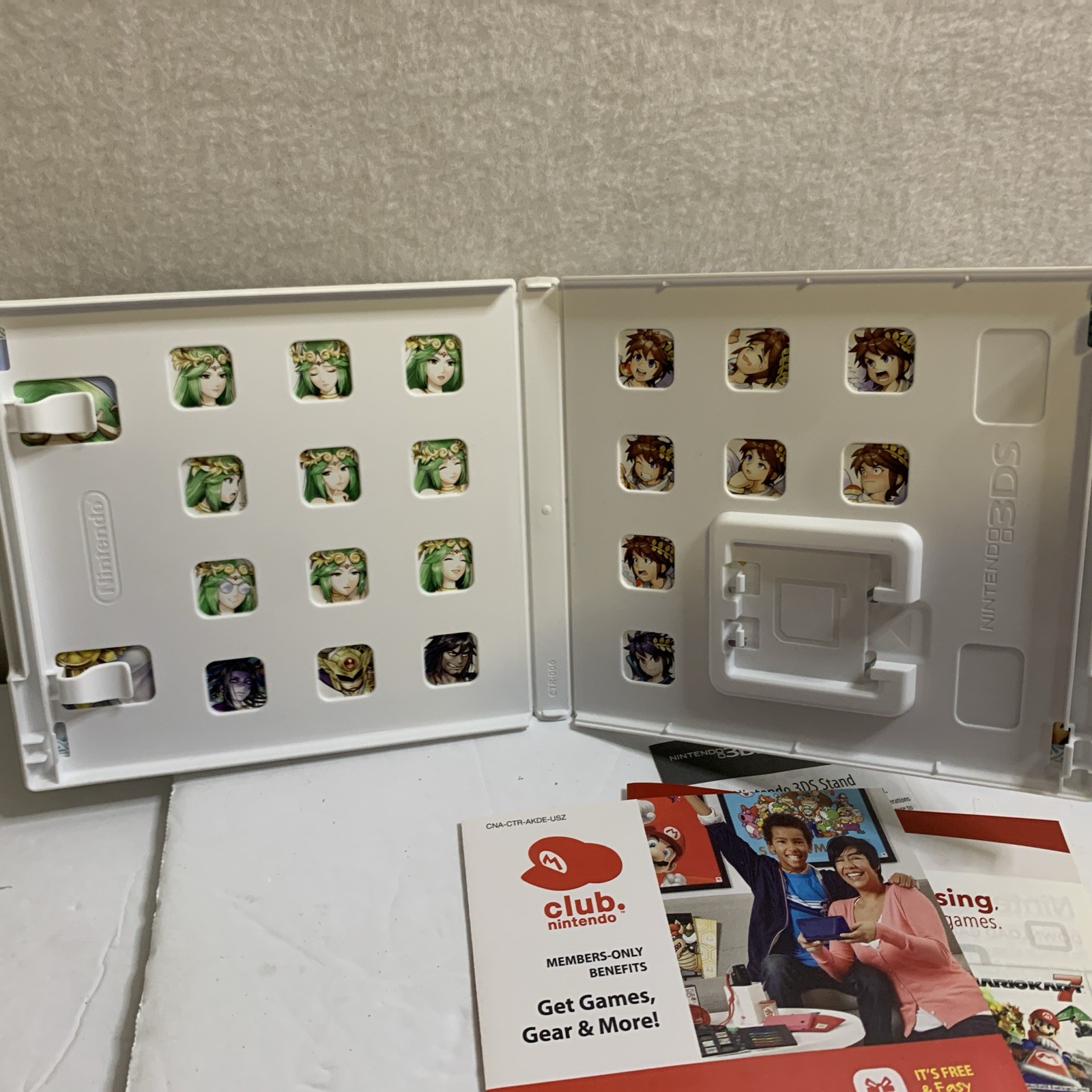Kid Icarus Uprising (Nintendo 3DS) Complete Game Case Manual Cartridge