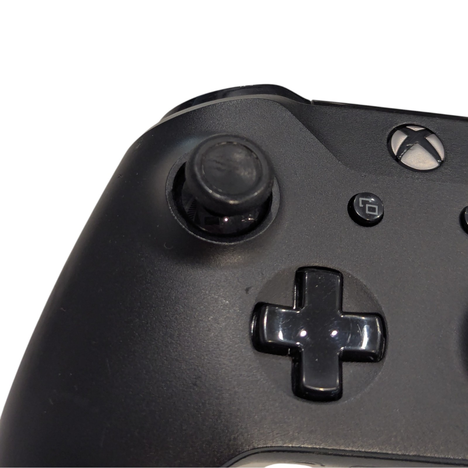Microsoft Xbox One Wireless Controllers 1697 1708 Tested – Black And White