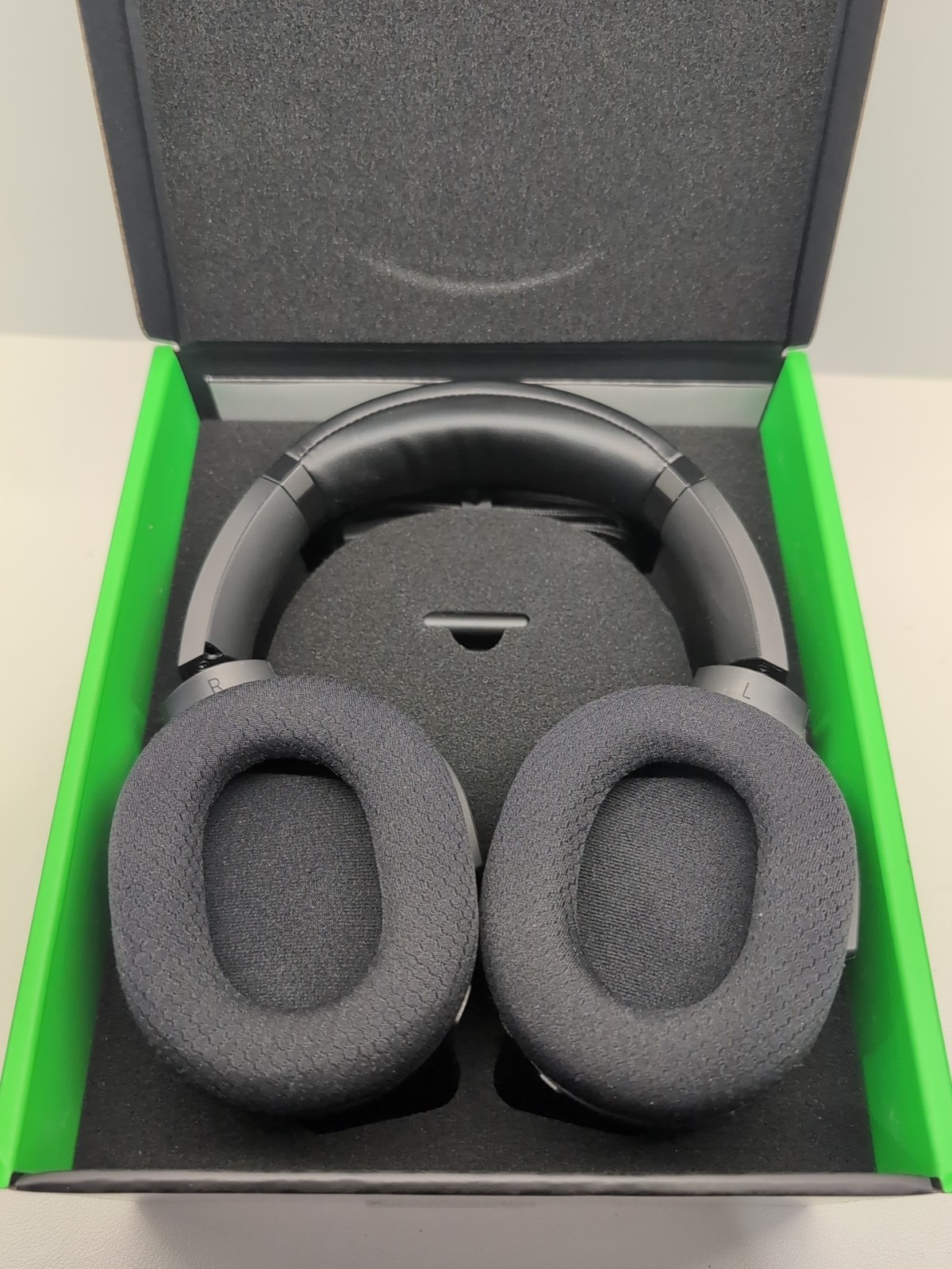 Razer Barracuda Wireless Multi-Platform Gaming & Mobile Headset With Box #2