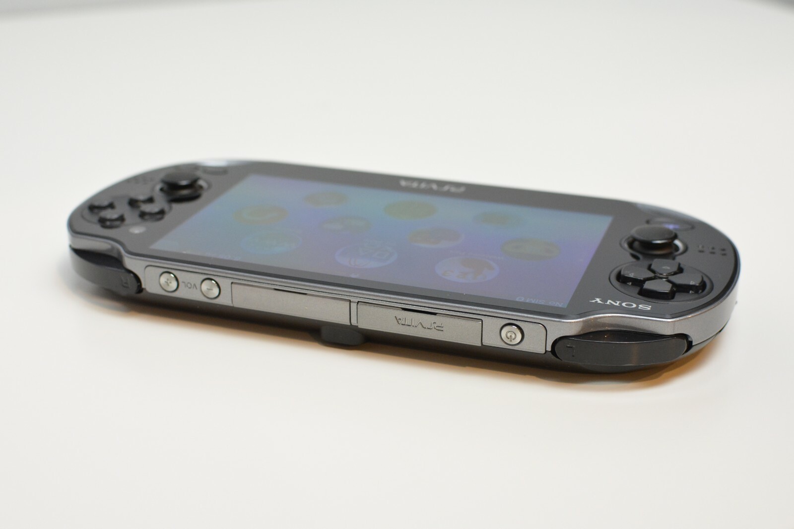 SONY PS Vita PCH-1000 / 1100 Black Model OLED Wi-Fi w/ Charger Excellent