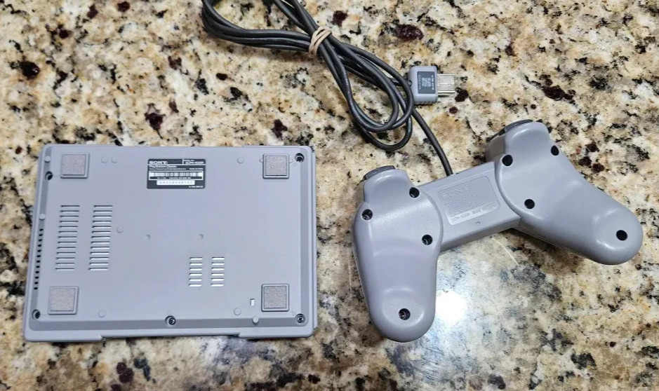 Playstation Classic Mini – 1 Controller + System