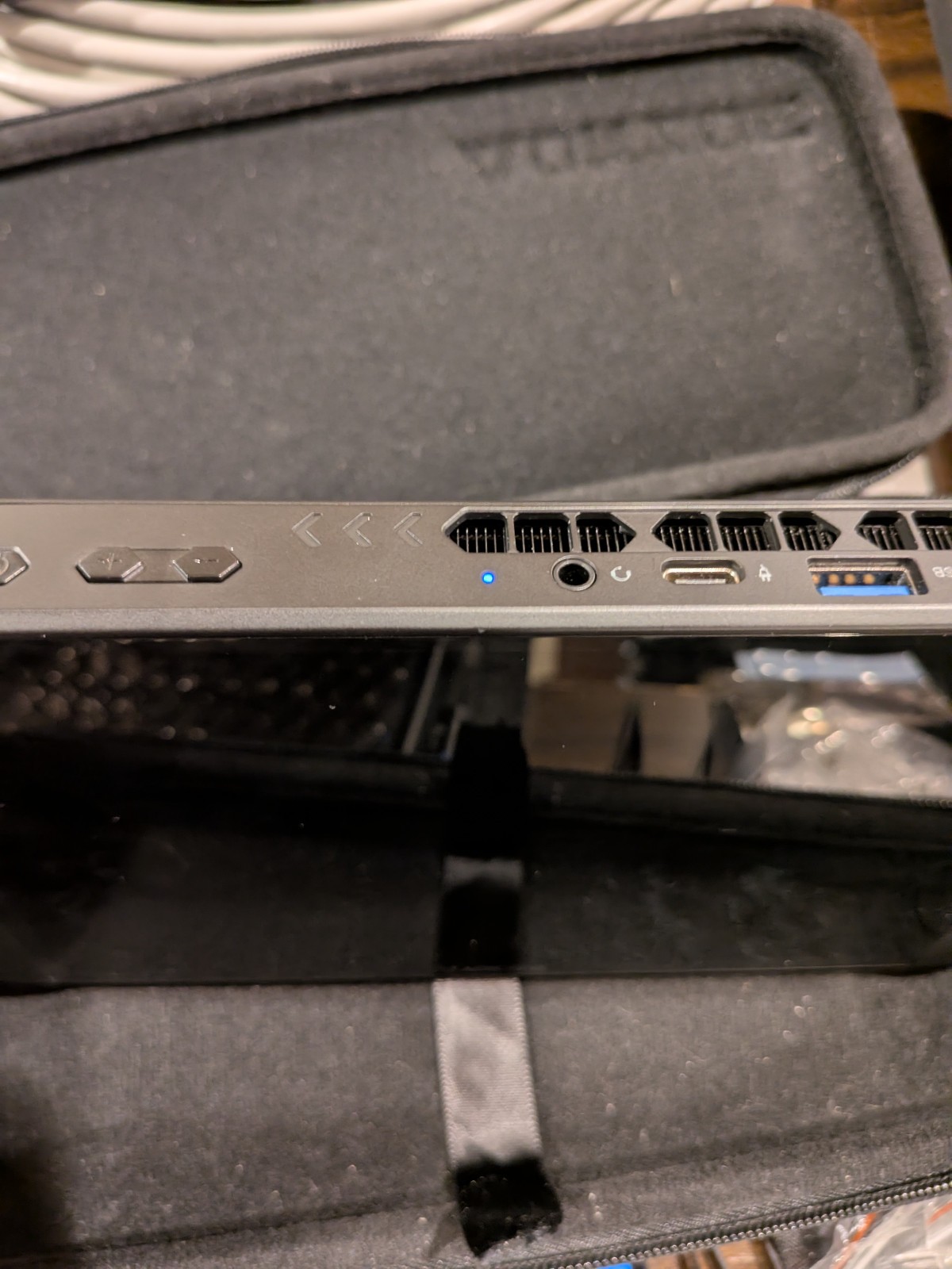 READ! AOKZOE A1X 64GB RAM AMD HX370 Handheld PC NO SSD FOR PARTS