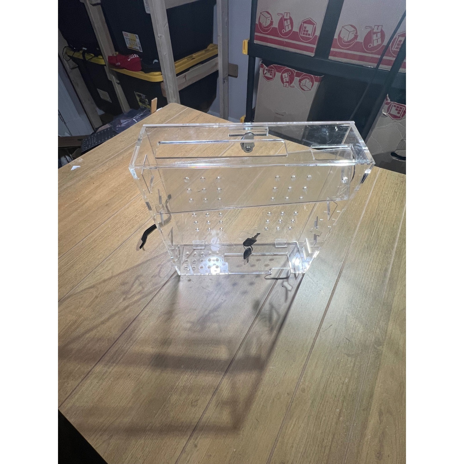 PlayStation 4 PS4 Acrylic Security Display Case with Lock and Keys Clear