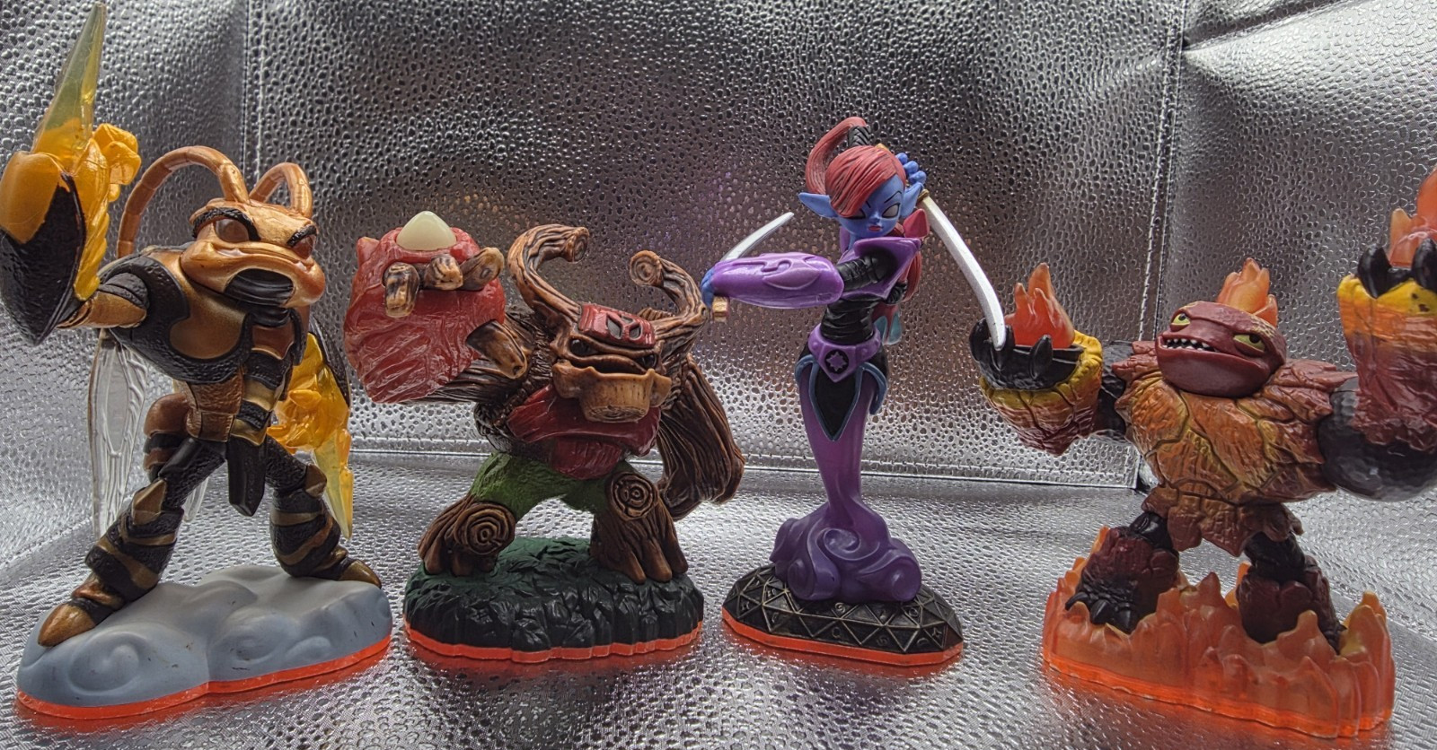 Skylanders Giants Character Figures Swarm Hot Head Ninjini Tree Rex + 1 Figure