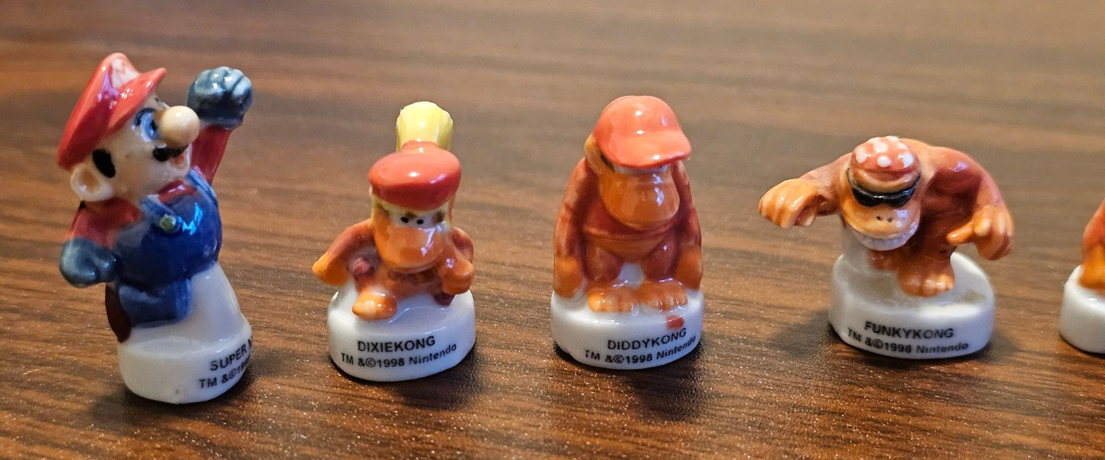 FULL SET 8 1998 official Nintendo Super Mario Donkey Kong Country figurines dkc
