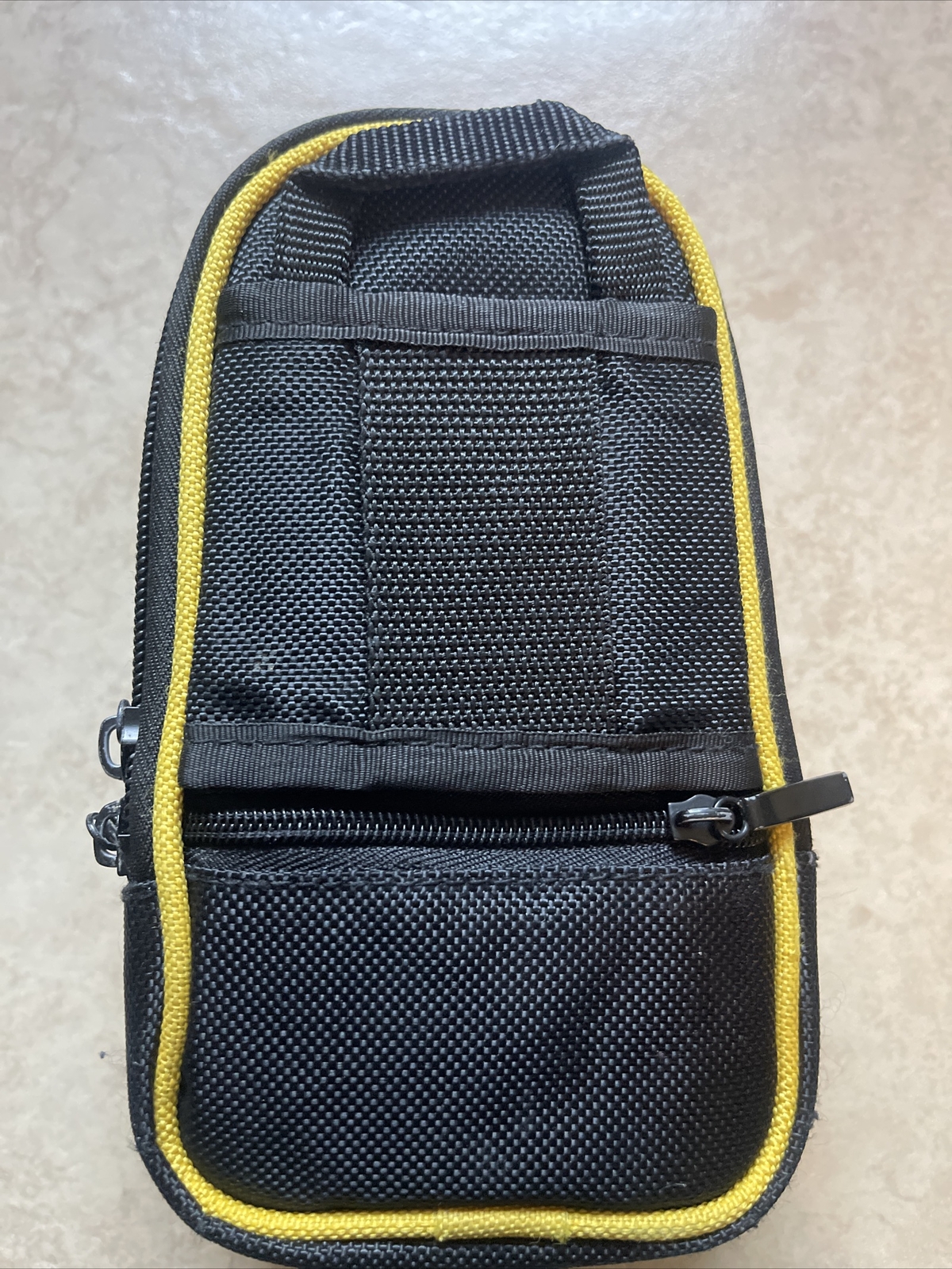 GAMESTOP SOFT CASE BLACK & Yellow GAMEBOY OR OTHERS