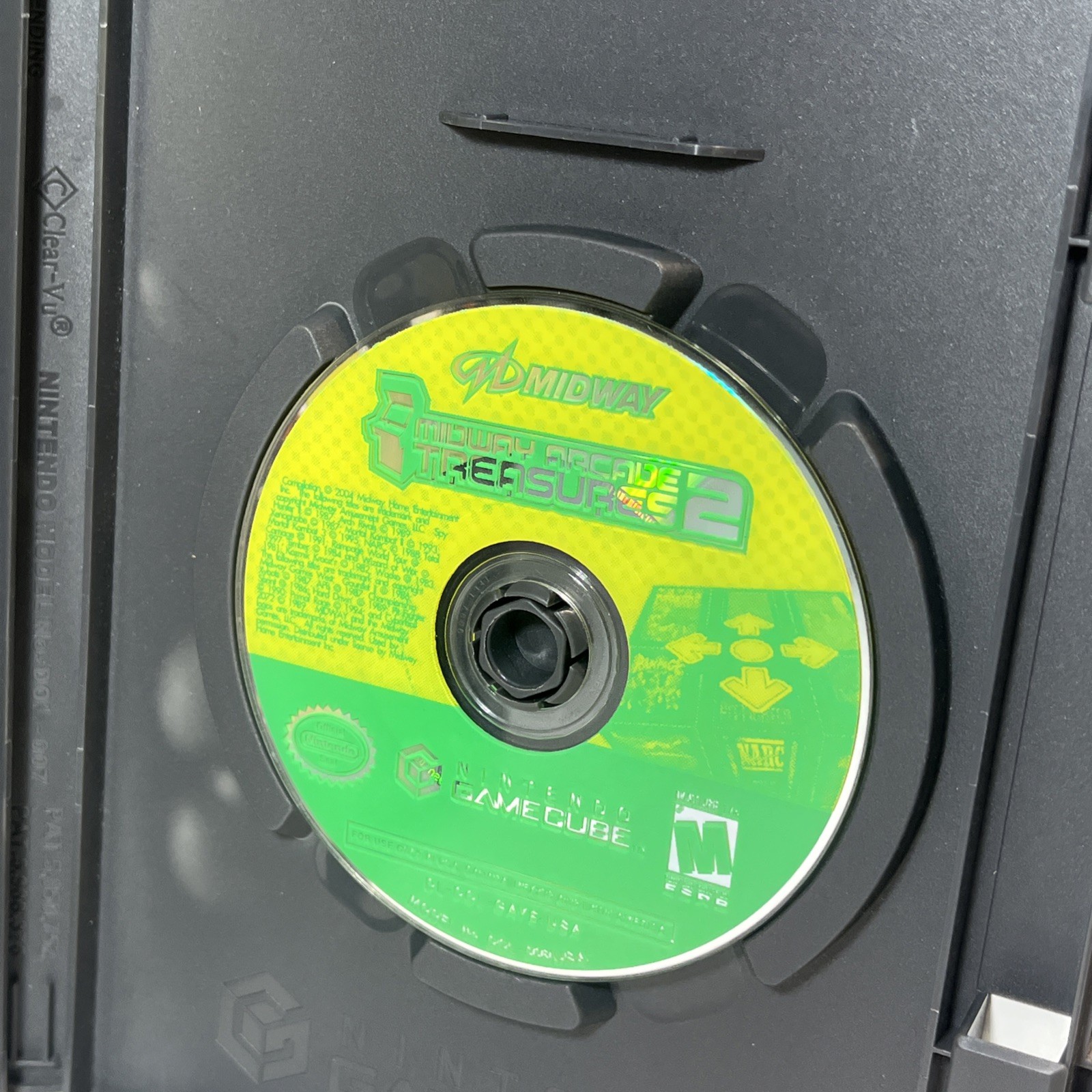 Midway Arcade Treasures 2 (Nintendo GameCube, 2004) CIB Complete w Manual Tested