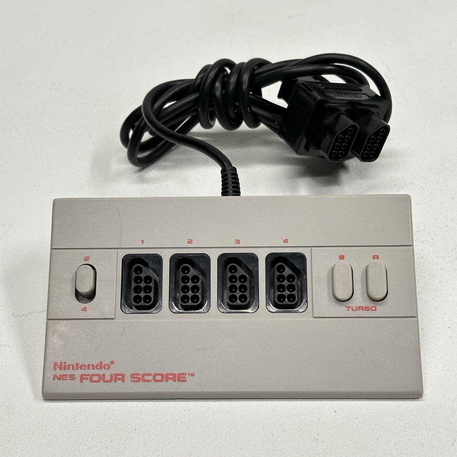 Nintendo NES – NES Four Score Controller 4 Player Adapter NES-034