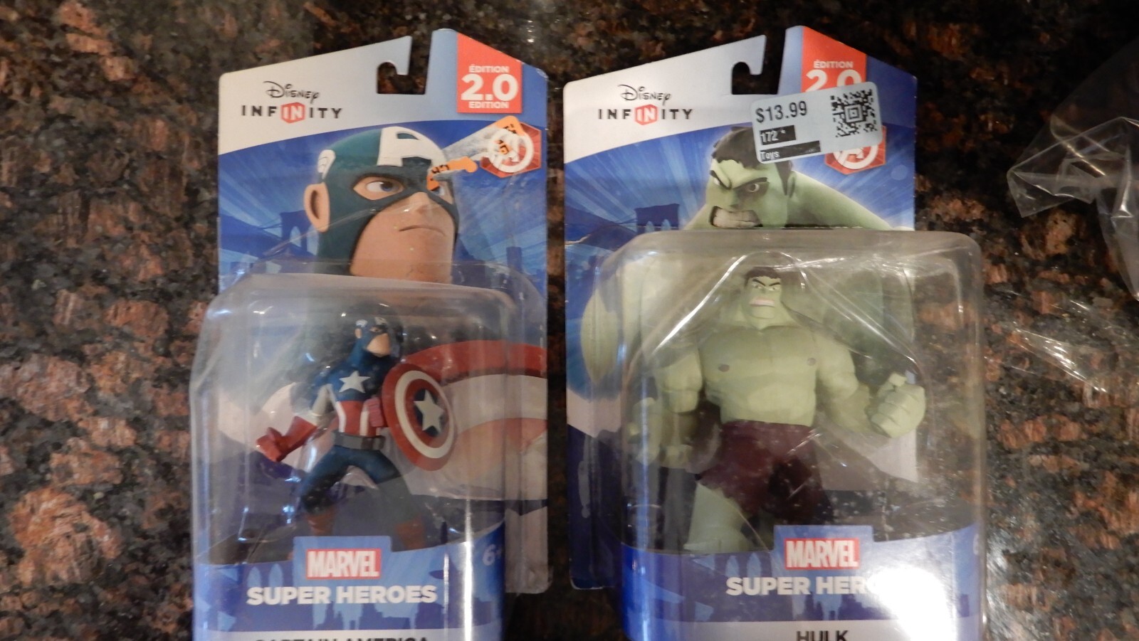 Disney Infinity 2.0 Edition Incredible Hulk and Captain America Action Figures