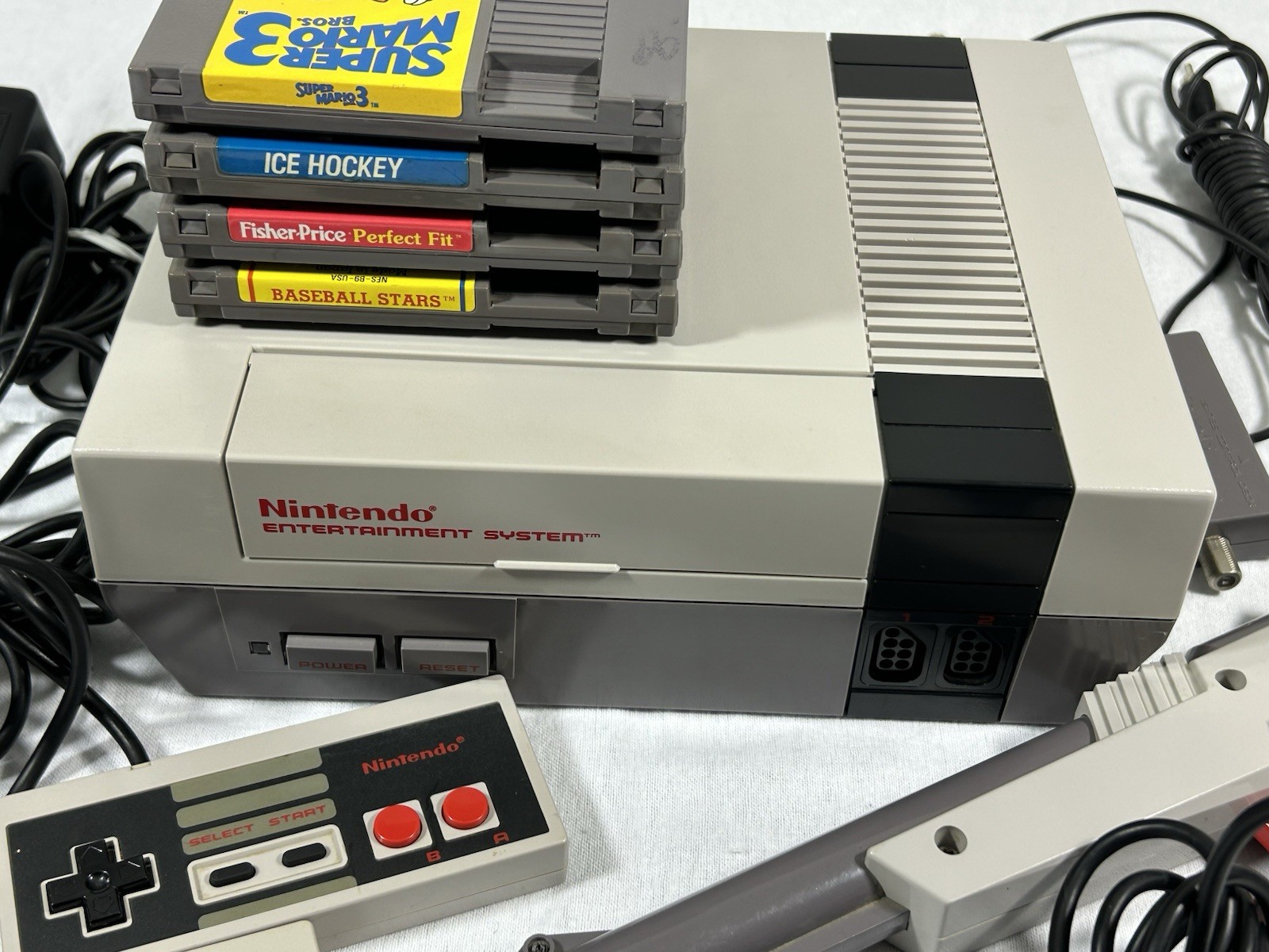 Nintendo Entertainment System NES-001 Console NES Set Bundle 4 Games Tested