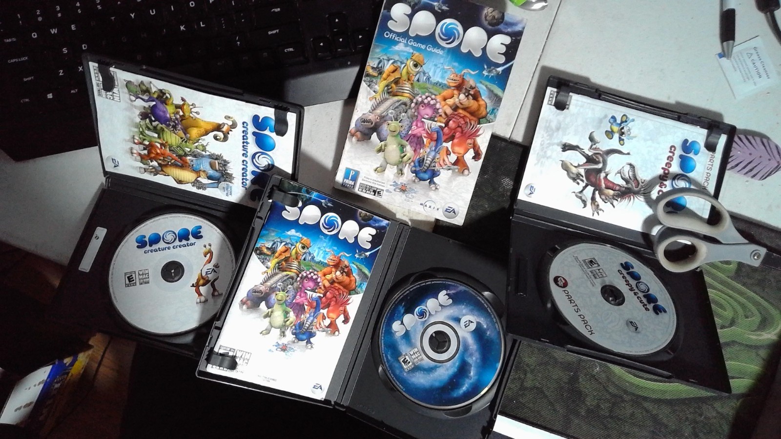 Spore (Windows/Mac, 2008) Creepy/Cute Pack, Creature Creator, Game Guide Book