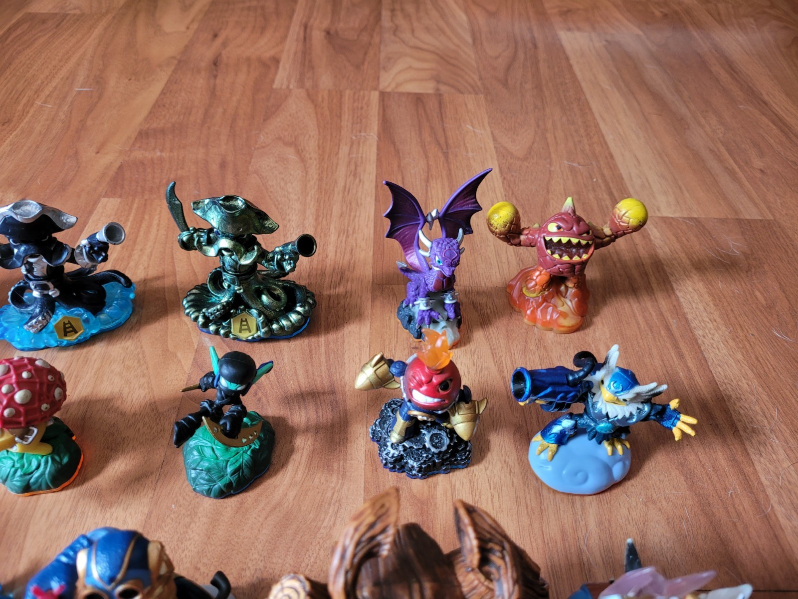 HUGE Lot Of 52 Activision Skylanders Character Figures Mixed Series Action