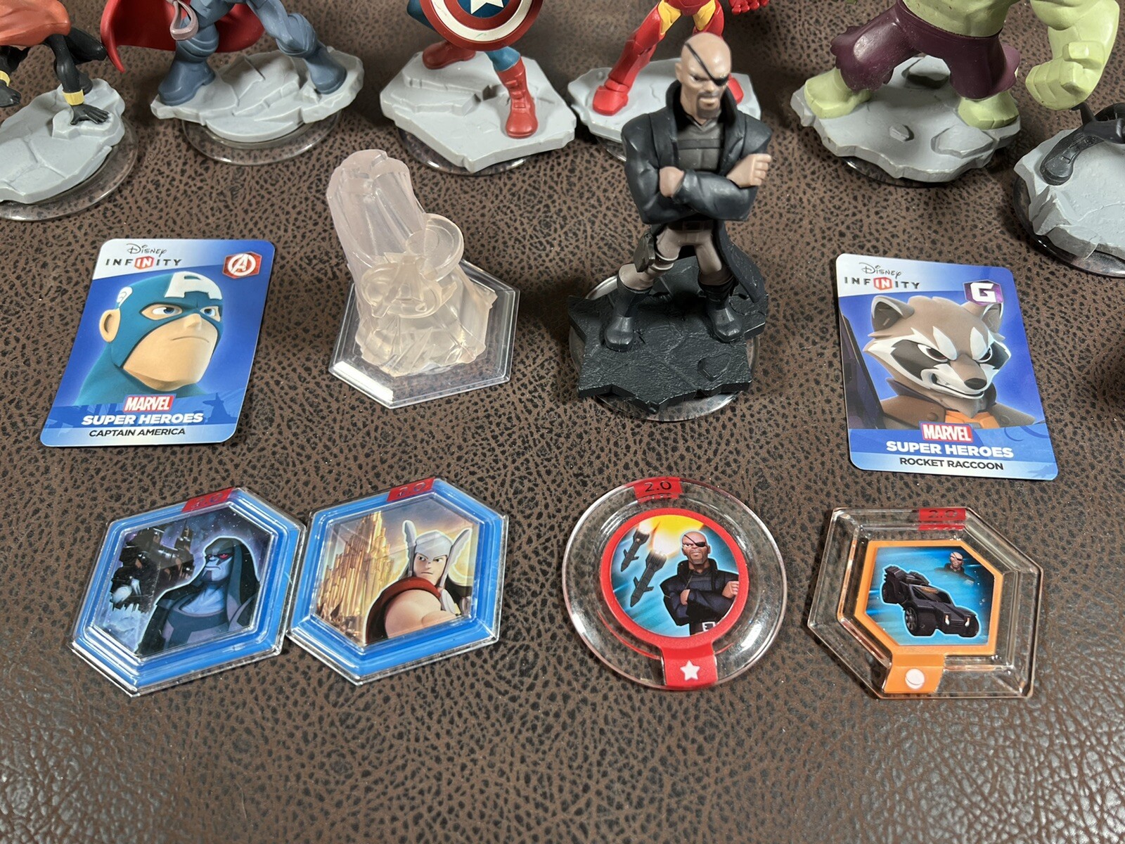 Disney Infinity 2.0 Marvel Avengers Lot Thor Hulk Iron Man Captain America Etc..
