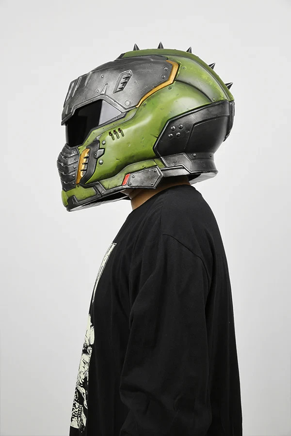Doom: The Dark Ages Doom Slayer Wearable Helmet LED Bundle + Keycard x3 Patches
