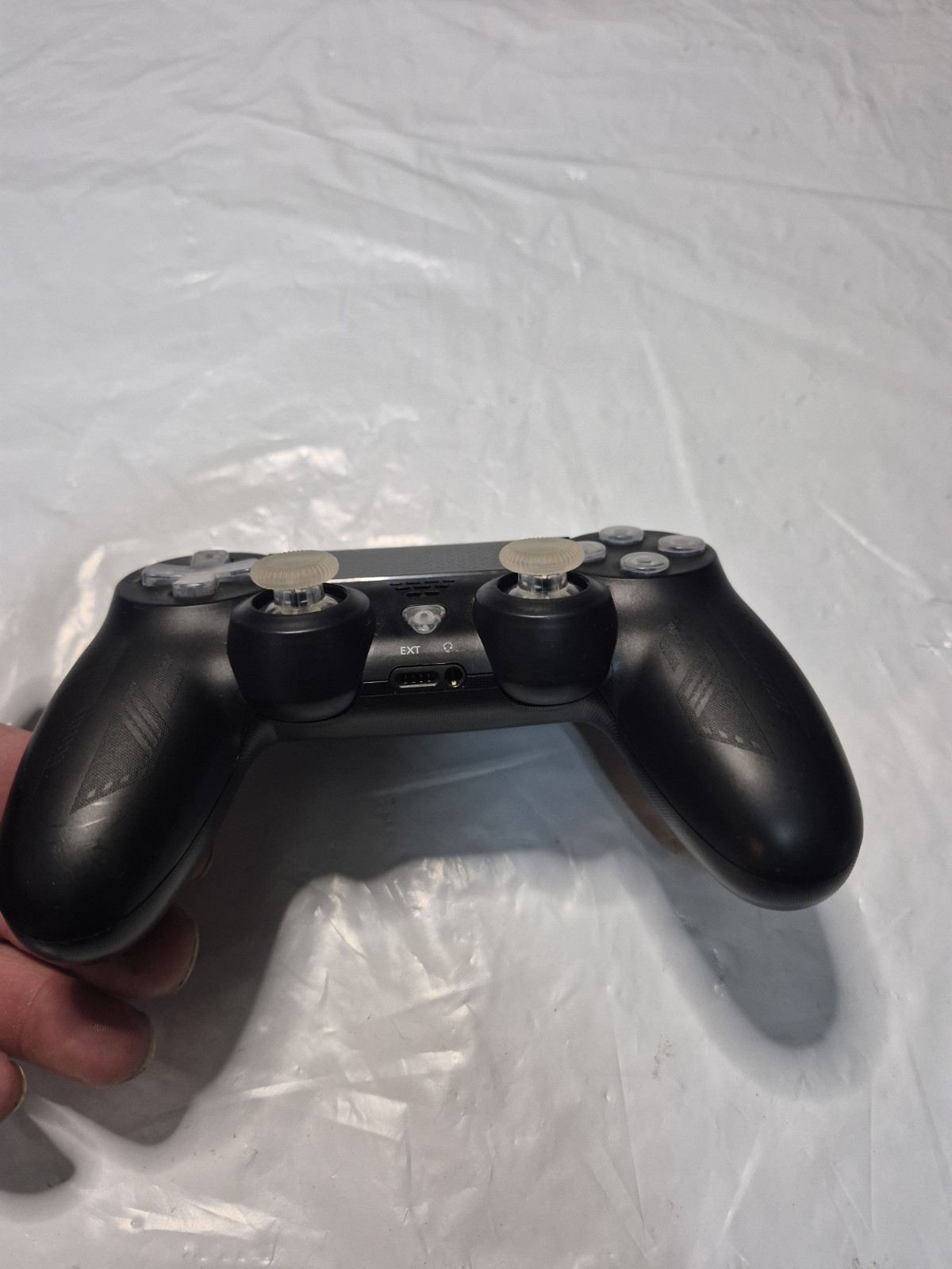 SONY PS4 WIRELESS CONTROLLER Lights Up And Changes Colors, Vibrates. Works…