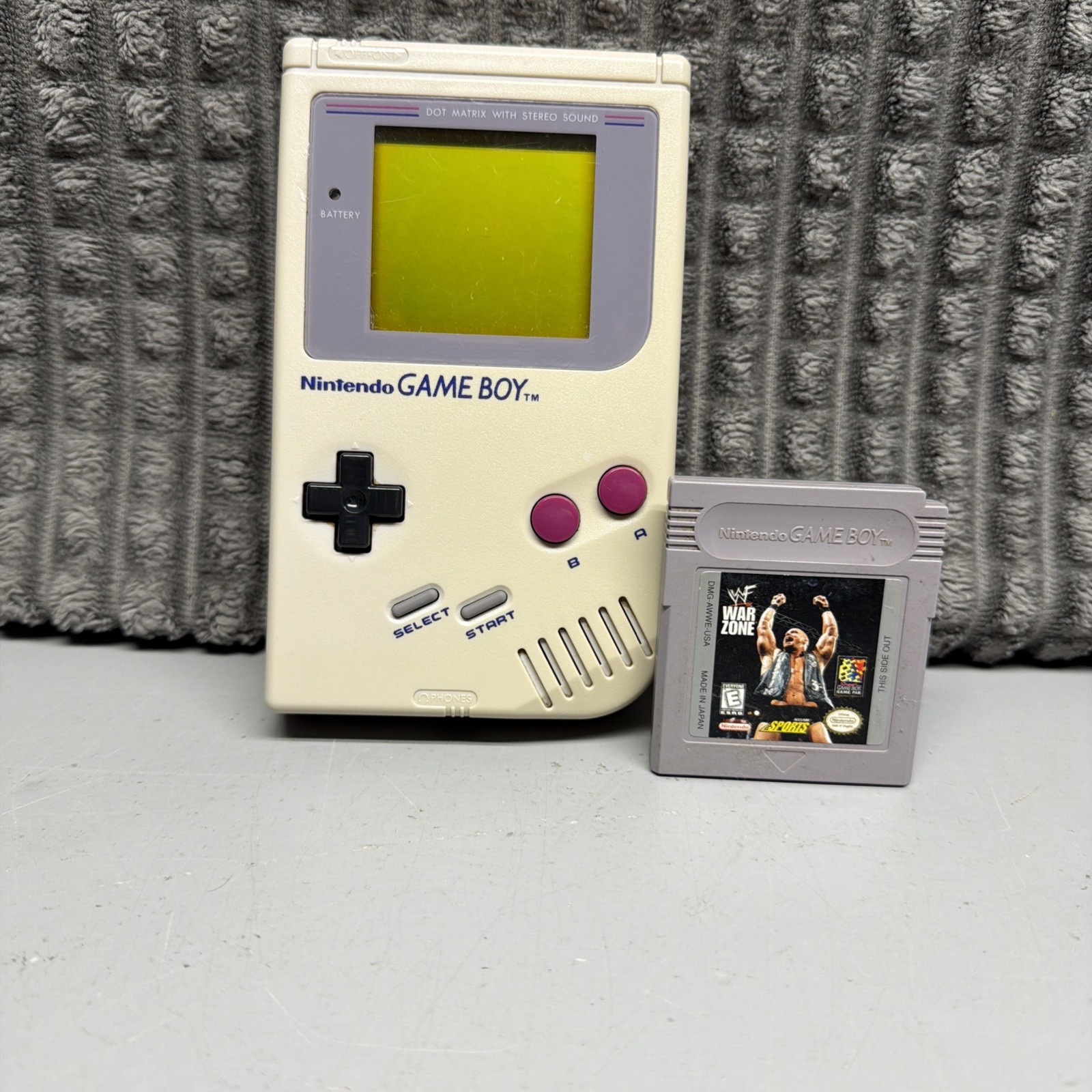 Nintendo Game Boy DMG-01 Original Gray Handheld 1989 Working + WWF War Zone