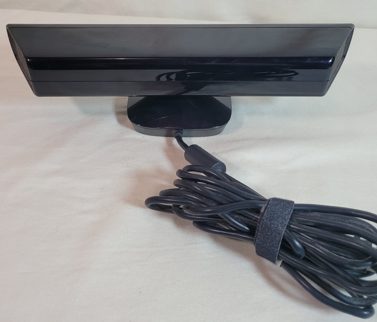 Xbox 360 Kinect Sensor Bundle + 3 Games + Top Shot Elite Wireless Gun Controller