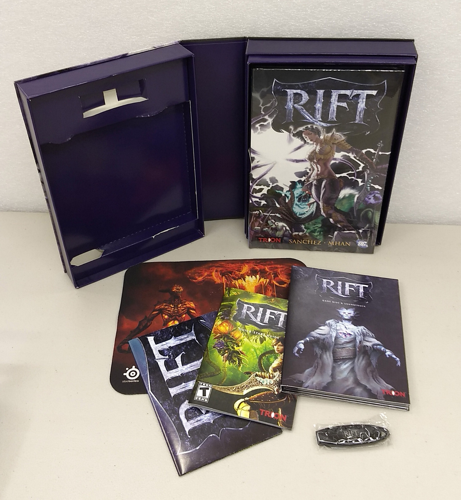 RIFT Collector’s Edition COMPLETE ~ PC DVD-Rom 2011 ~ Trion Worlds