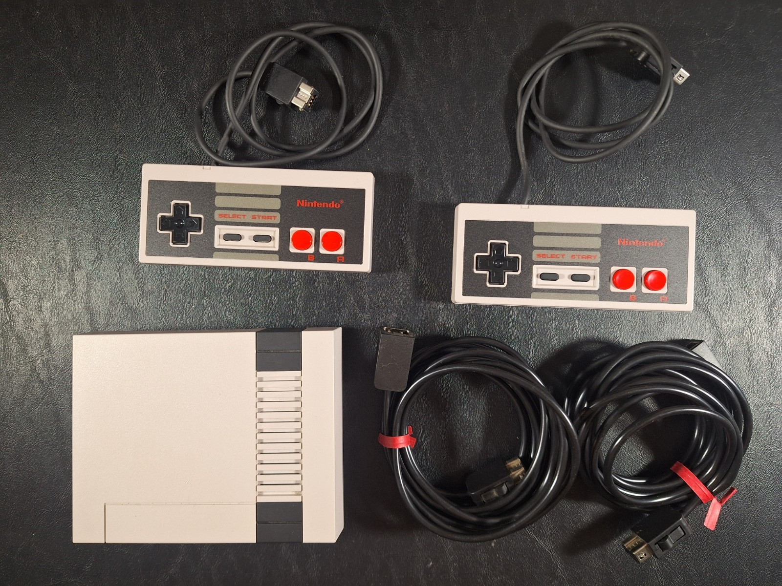 Nintendo NES Classic Edition CLV-001 Console w/2 Controllers & Extenders