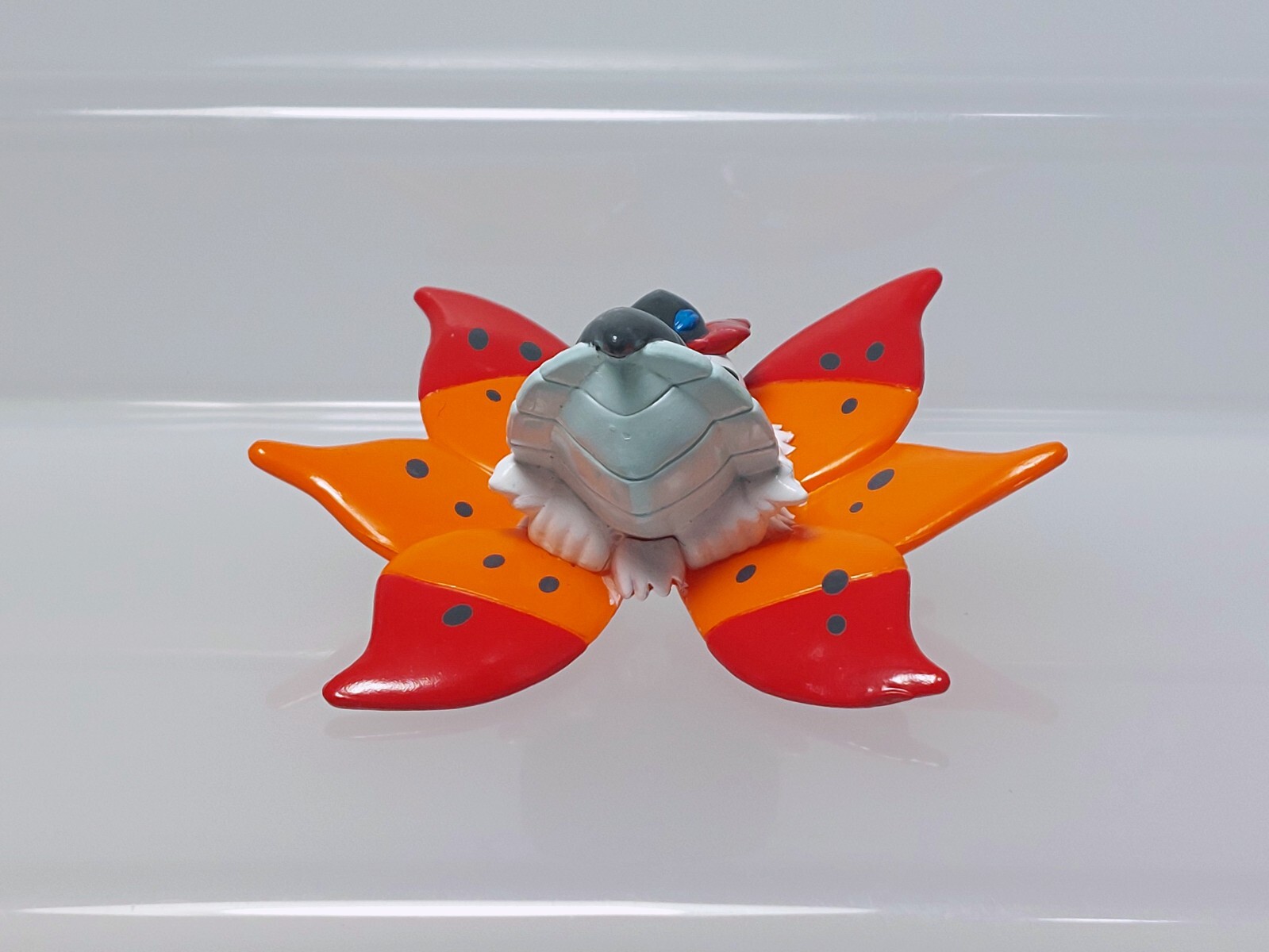 Volcarona Pokemon Monster Collection Figure Takara Tomy 2011 Japan A03 1.8in