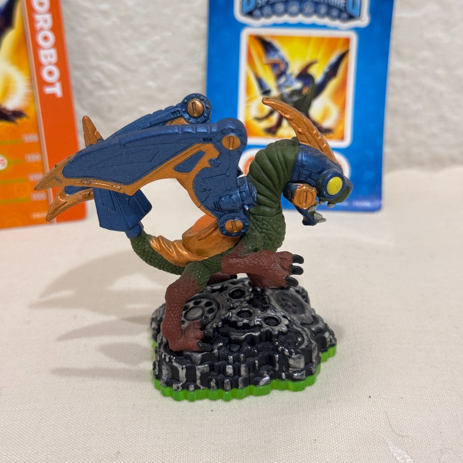 Skylanders Spyro’s Adventure Drobot Figure w/ Trading Card Sticker 2011