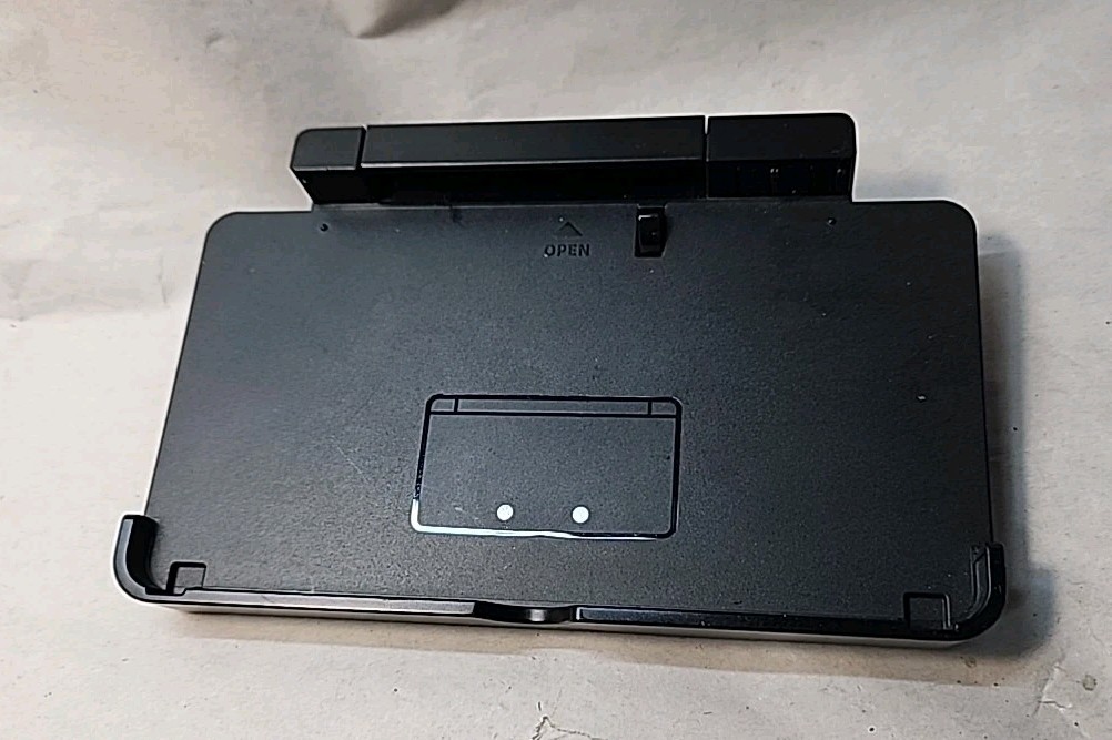 OFFICIAL Nintendo 3DS CTR-007 Charging Cradle Dock – no power plug