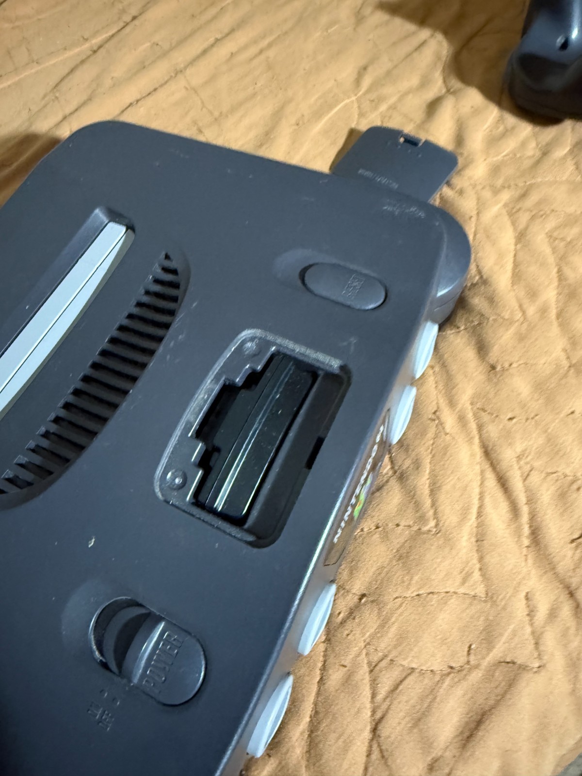 Nintendo 64 TESTED! WORKS! INCLUDES 2 OEM CONTROLLERS, MEMORY CARD AND FREE GAME