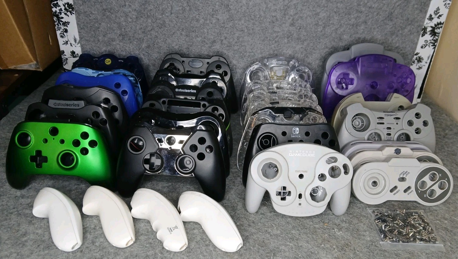 Lot 26 Third Party Controller Shells + 4 Wii Nunchuck Shells Screws Parts Repair