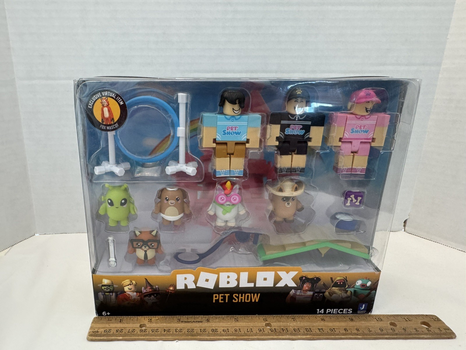 Roblox Toy Pet Show Set w/ Exclusive Virtual Item 14 Piece Set New Sealed