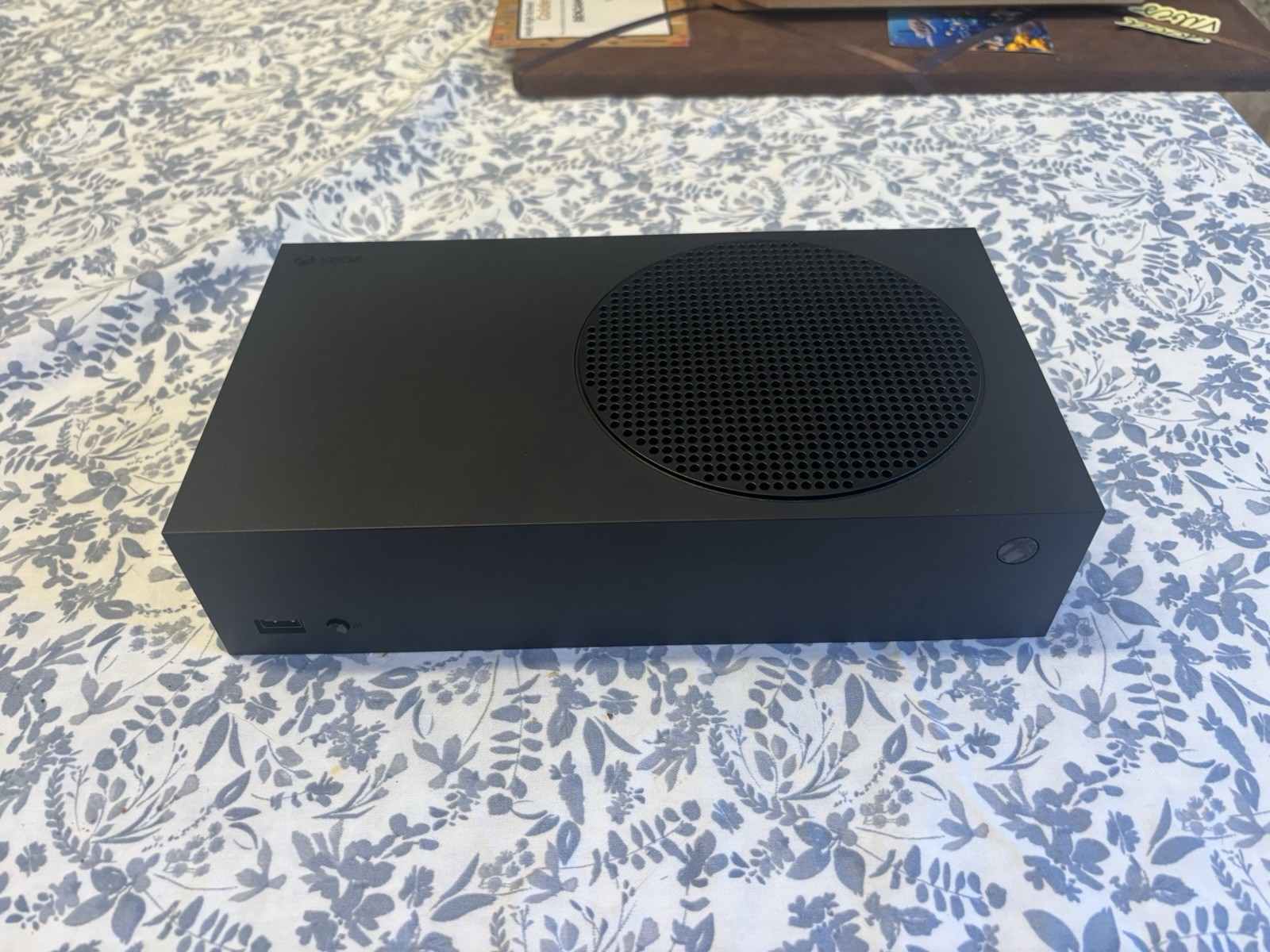 Microsoft Xbox Series S 1TB Black Console 1440p 120FPS w/2 Controllers & Charger