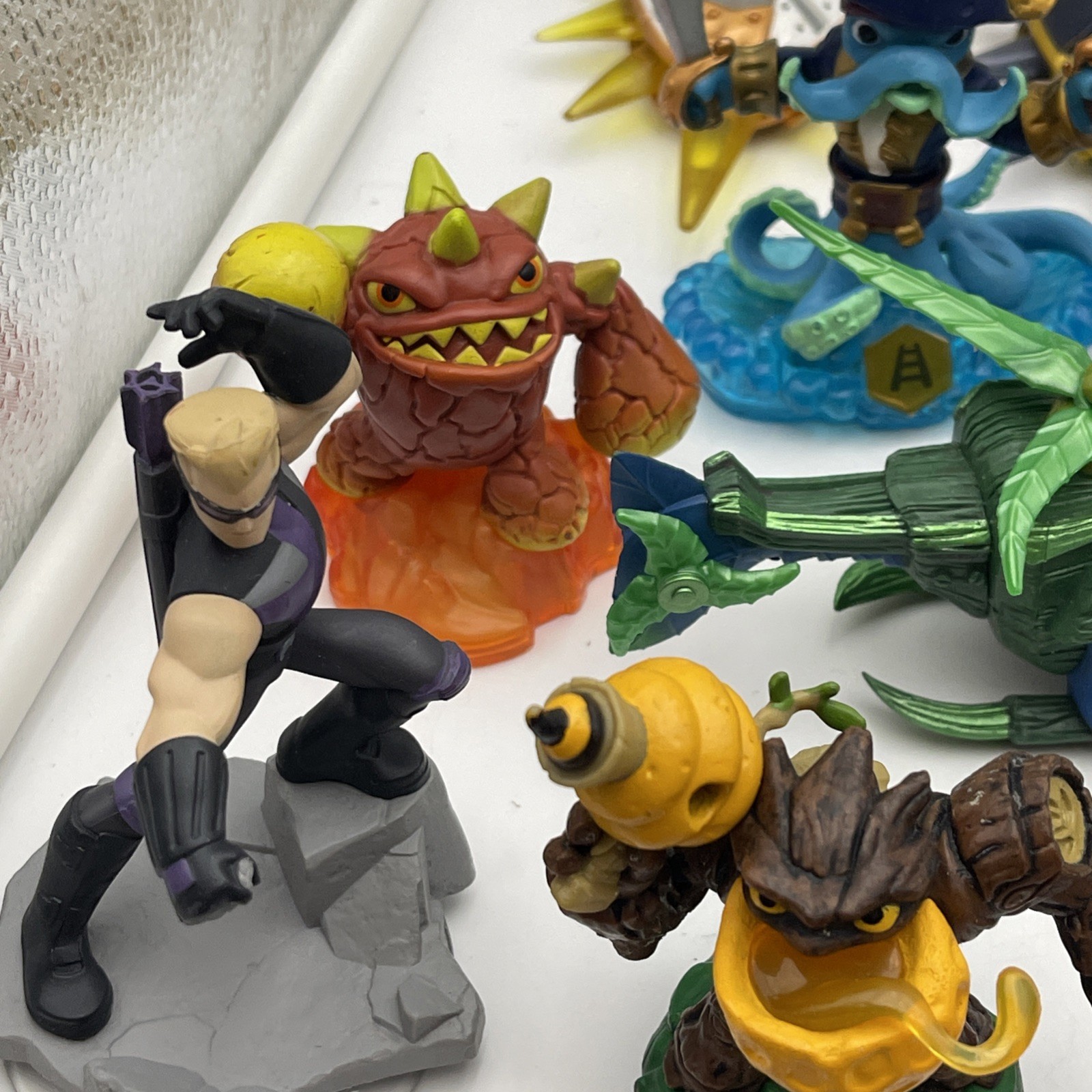 Skylanders Mixed Lot of 45 Figures Spyro, Giants, Vehicles, Some Damaged