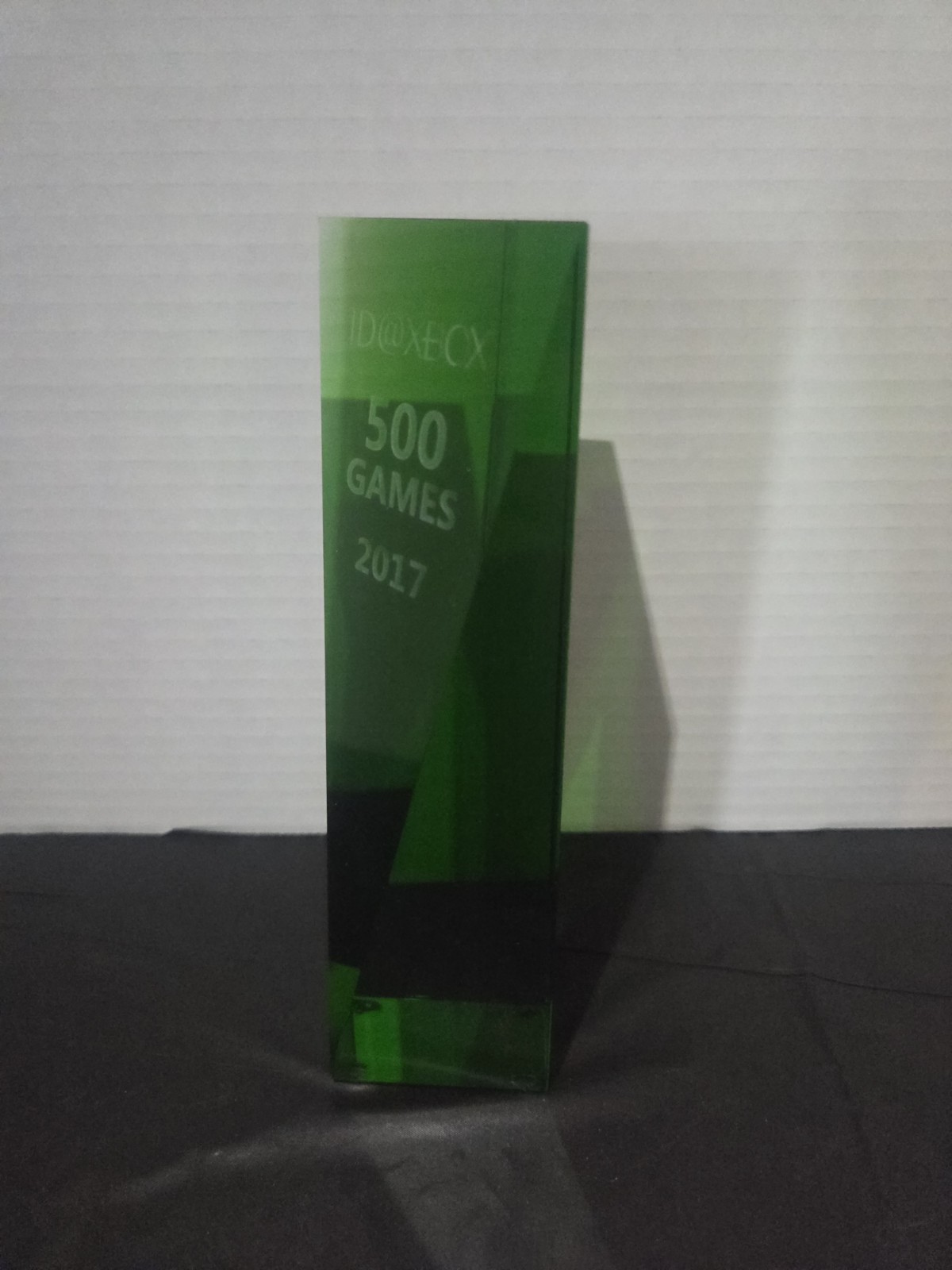 Xbox Award ID@Xbox 2017 500 Games Developer Award Glass Orginal BOX RARE
