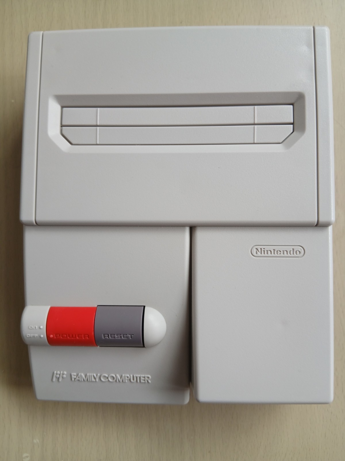 Nintendo New Famicom Console AV Complete set very good condition TESTED NES 1