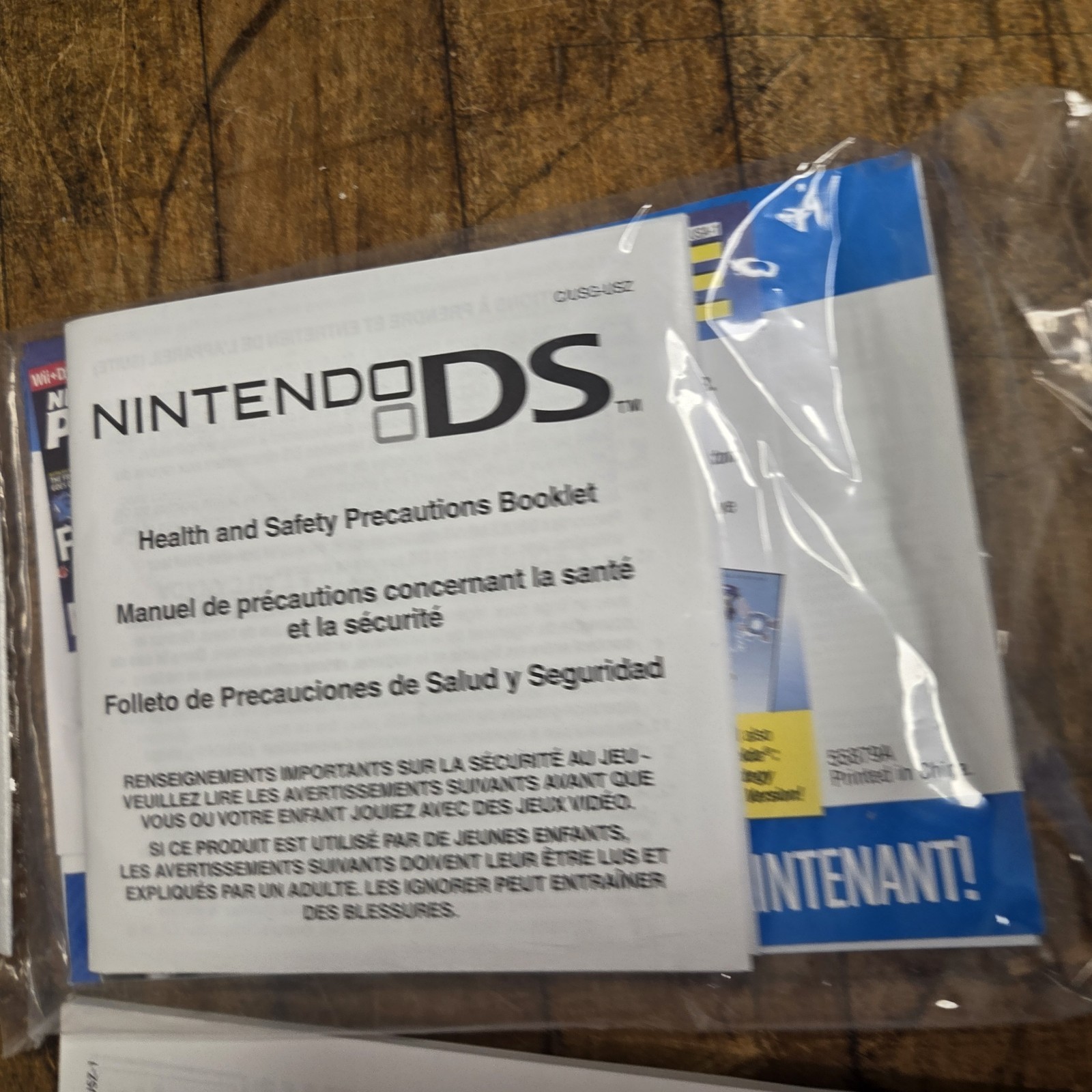 Nintendo DS Lite Polar White Handheld System Console w/ Wi-Fi Capability USG-001